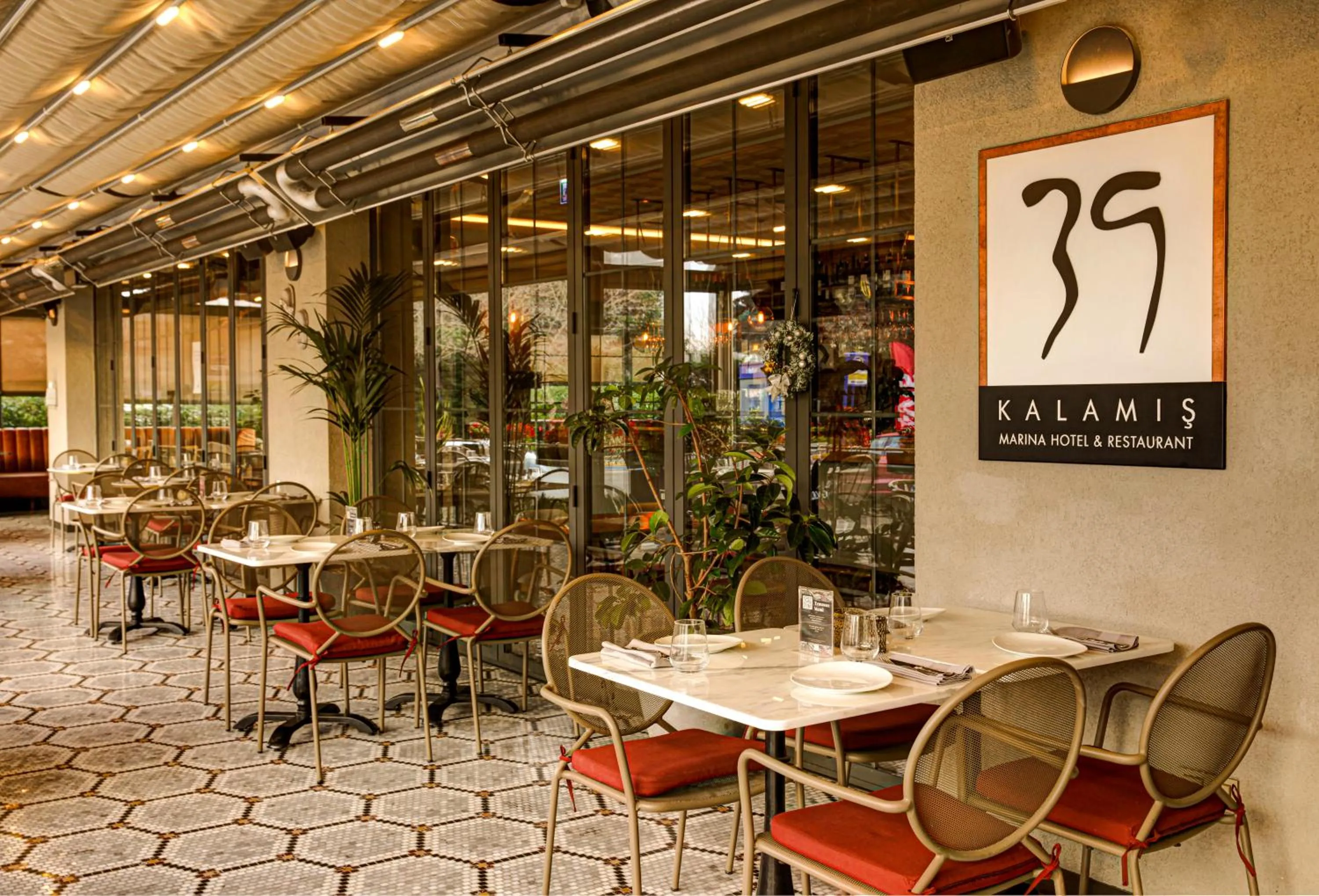 Restaurant/places to eat in 39 Kalamış Marina Hotel & Restaurant