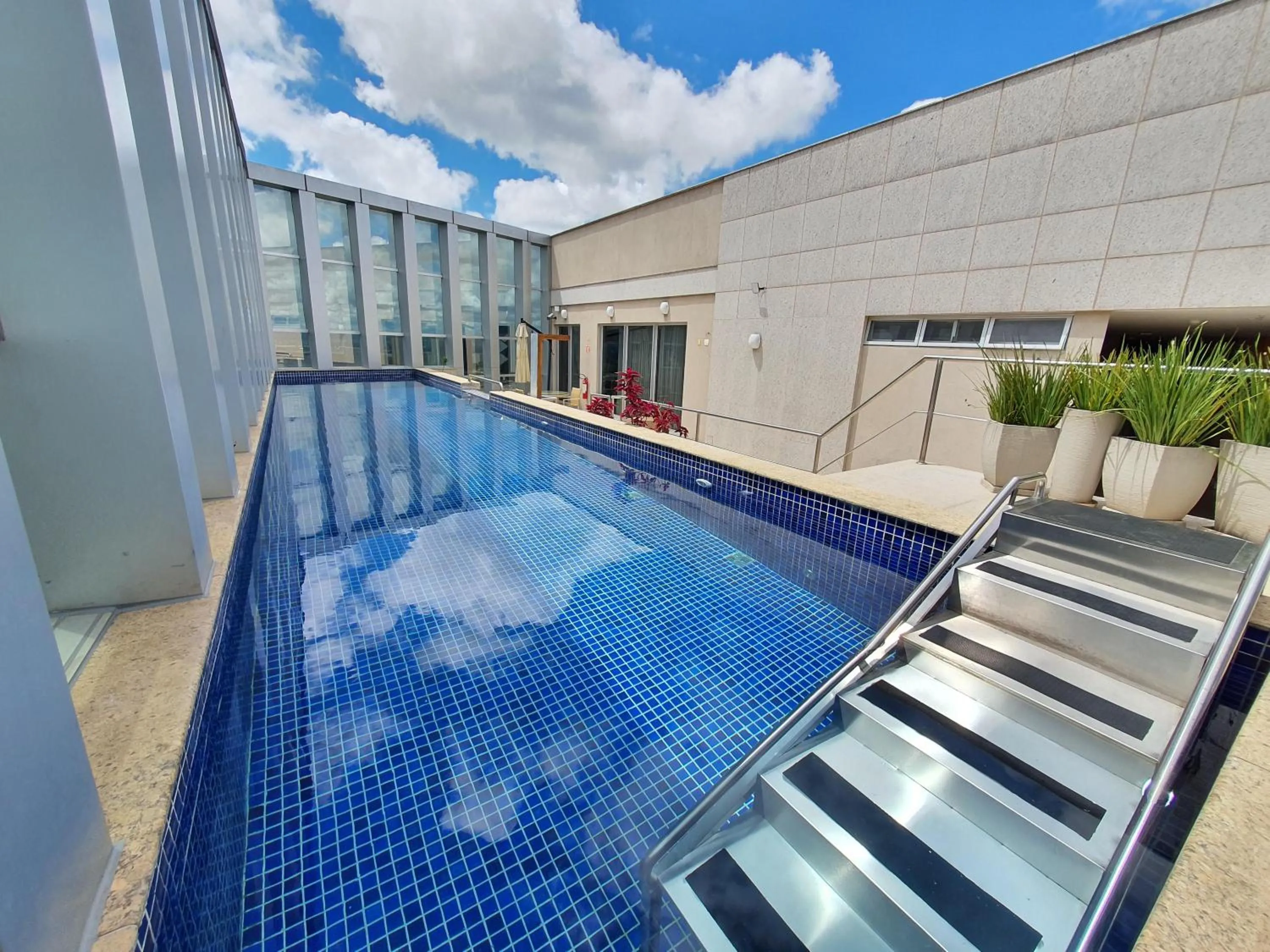 Pool view in Flat Vision Executivo Premium By Rei dos Flats