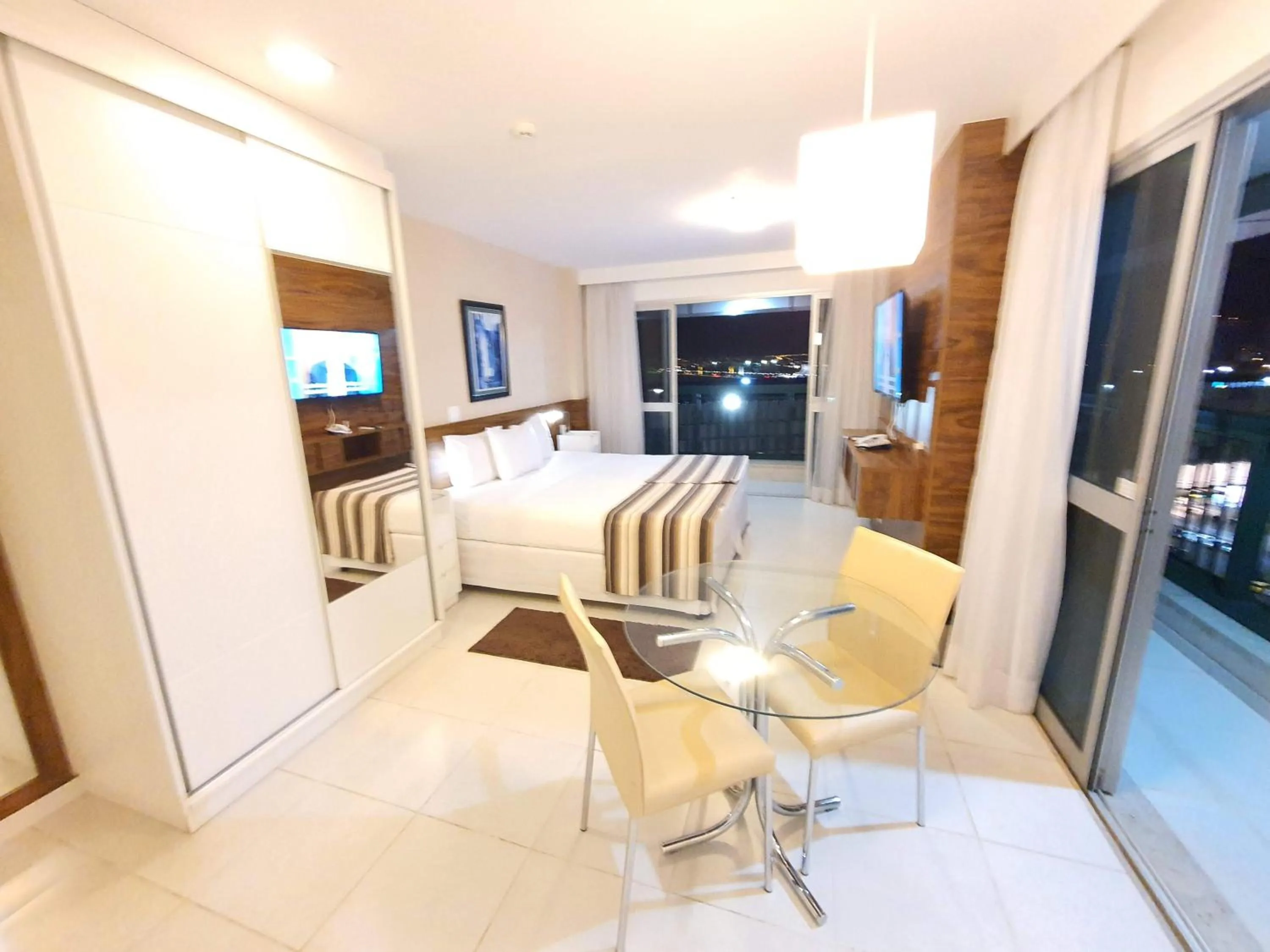 Communal lounge/ TV room in Flat Vision Executivo Premium By Rei dos Flats