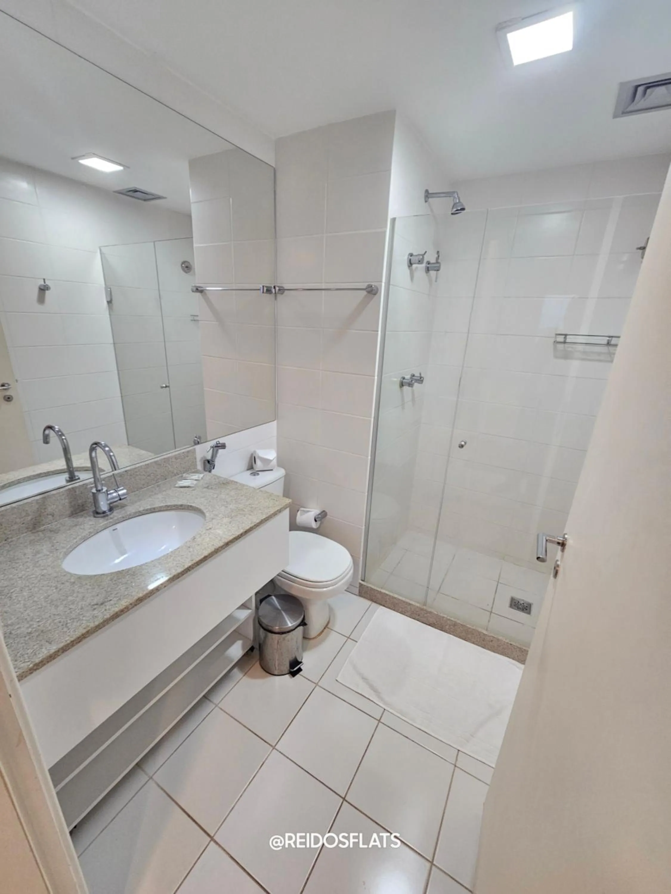 Shower in Flat Vision Executivo Premium By Rei dos Flats