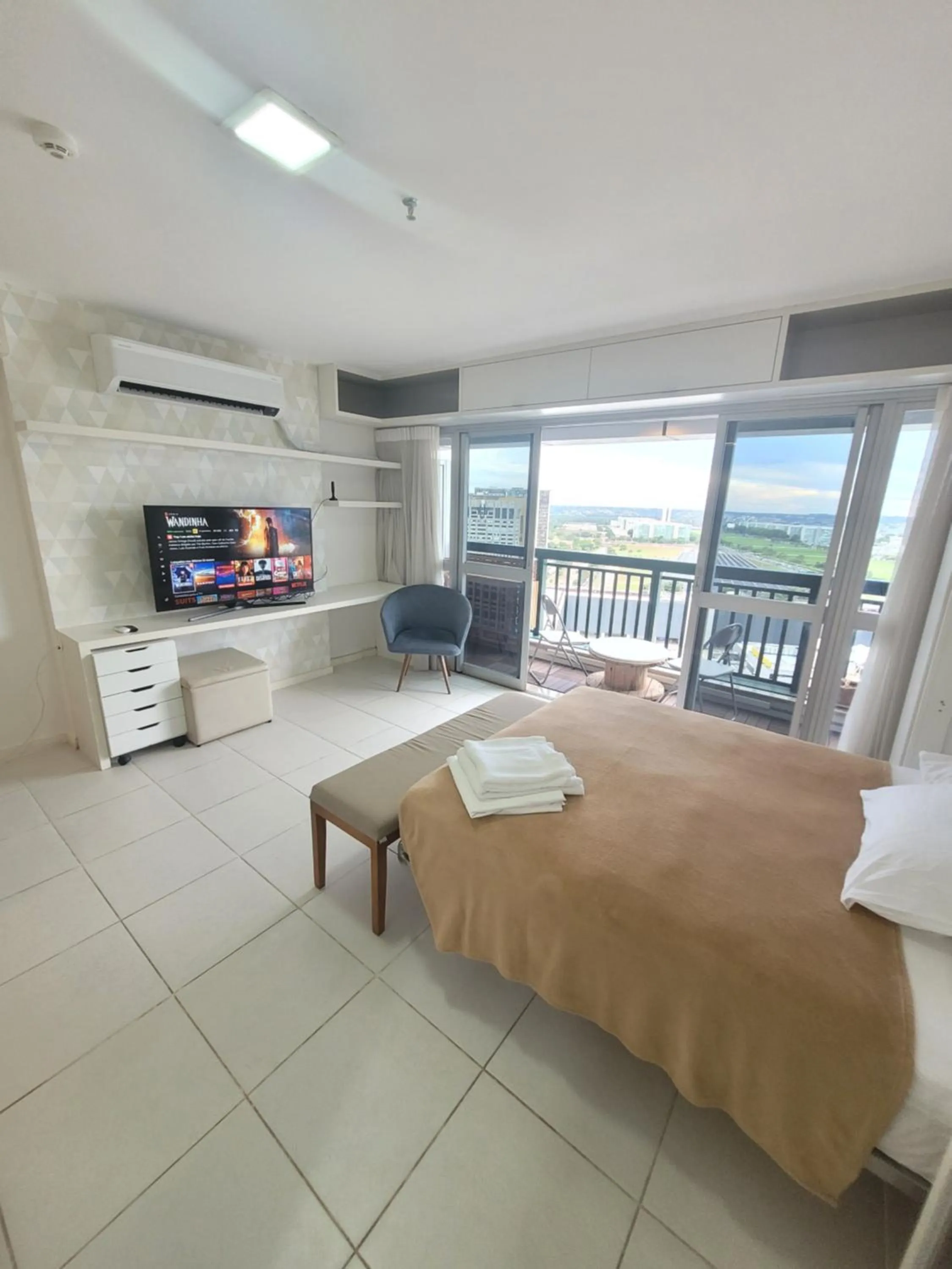 Photo of the whole room, Bed in Flat Vision Executivo Premium By Rei dos Flats