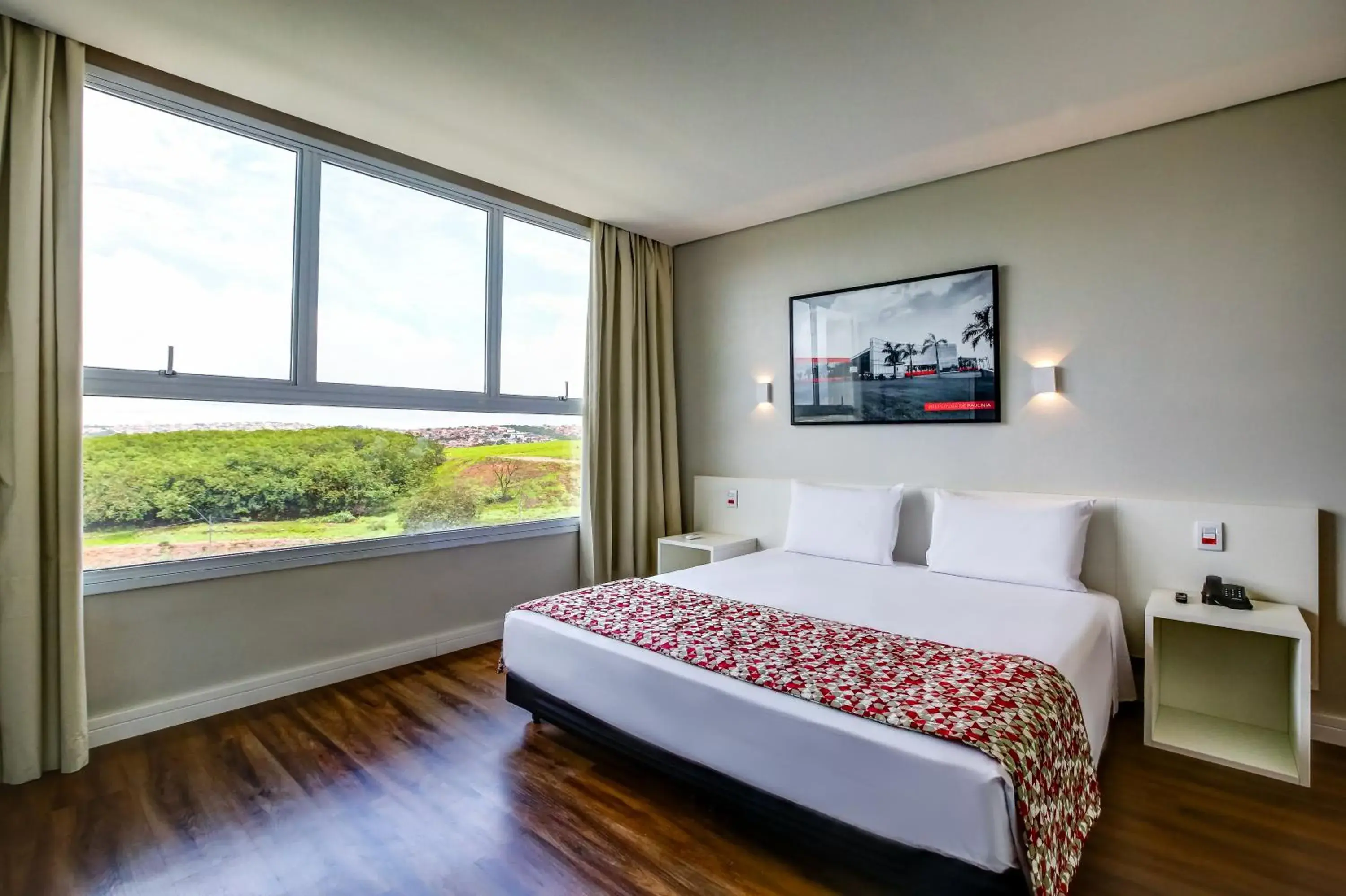 Queen Room - single occupancy - Disability Access in Sleep Inn Paulínia Queen Room - single occupancy - Disability Access in Sleep Inn Paulínia