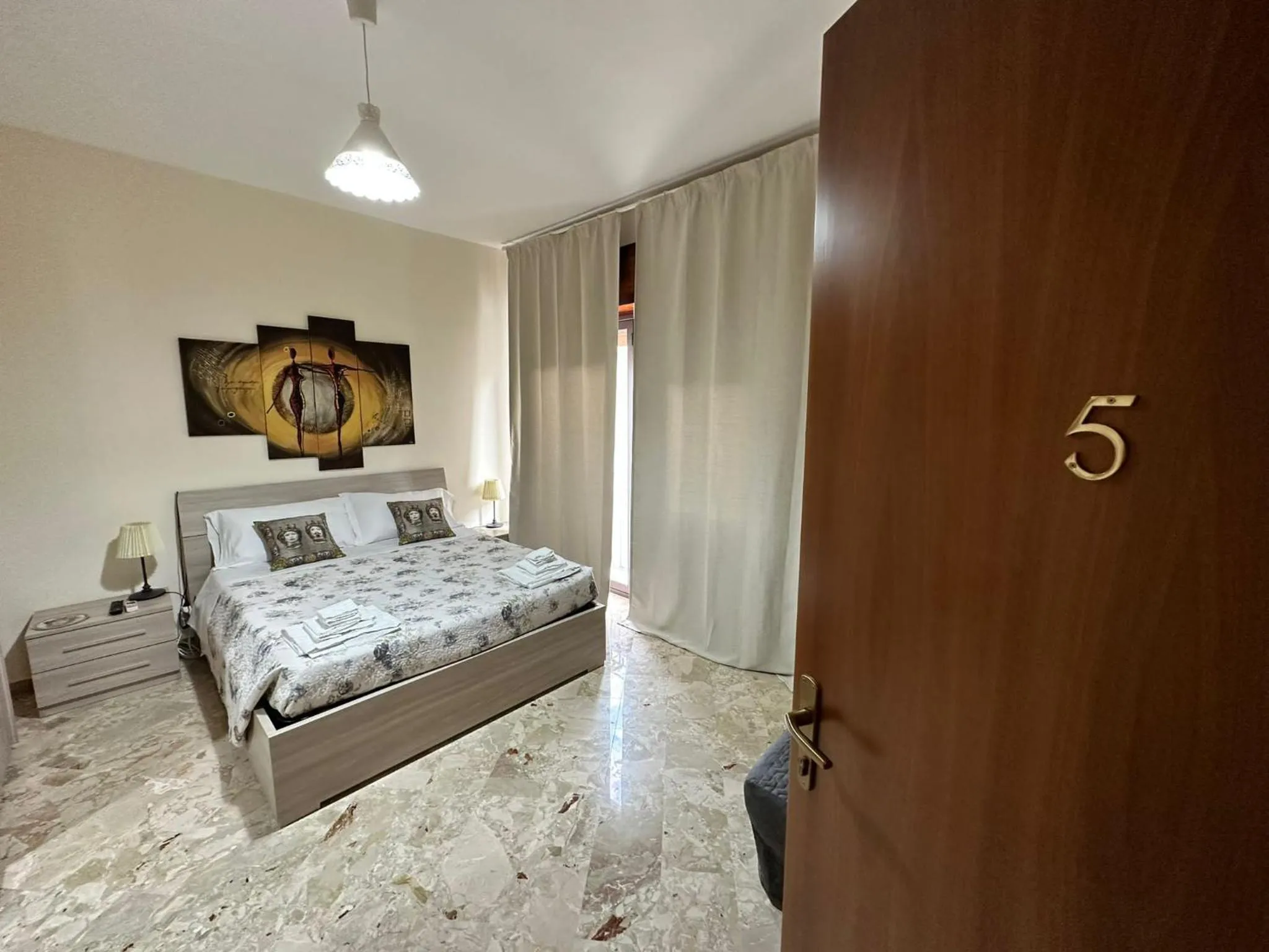 Photo of the whole room, Bed in B&B - Piazza Grande