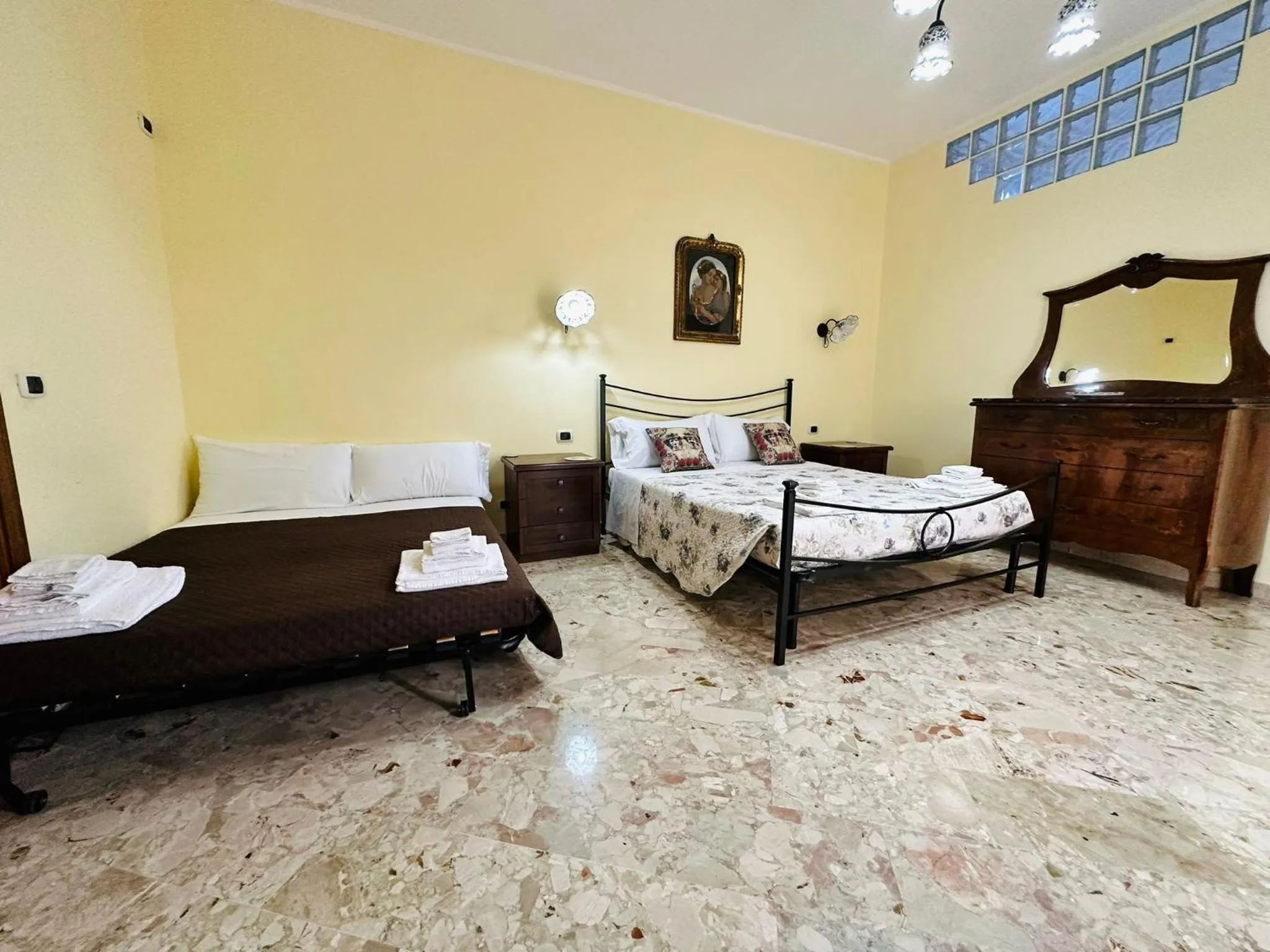 Photo of the whole room, Bed in B&B - Piazza Grande