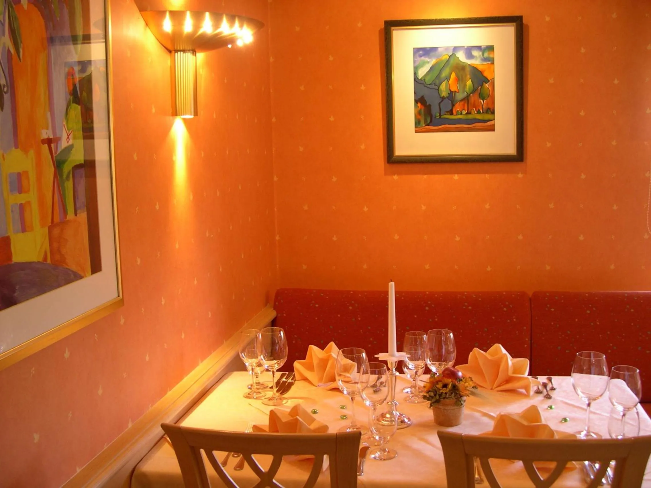 Restaurant/places to eat in Hotel Anika