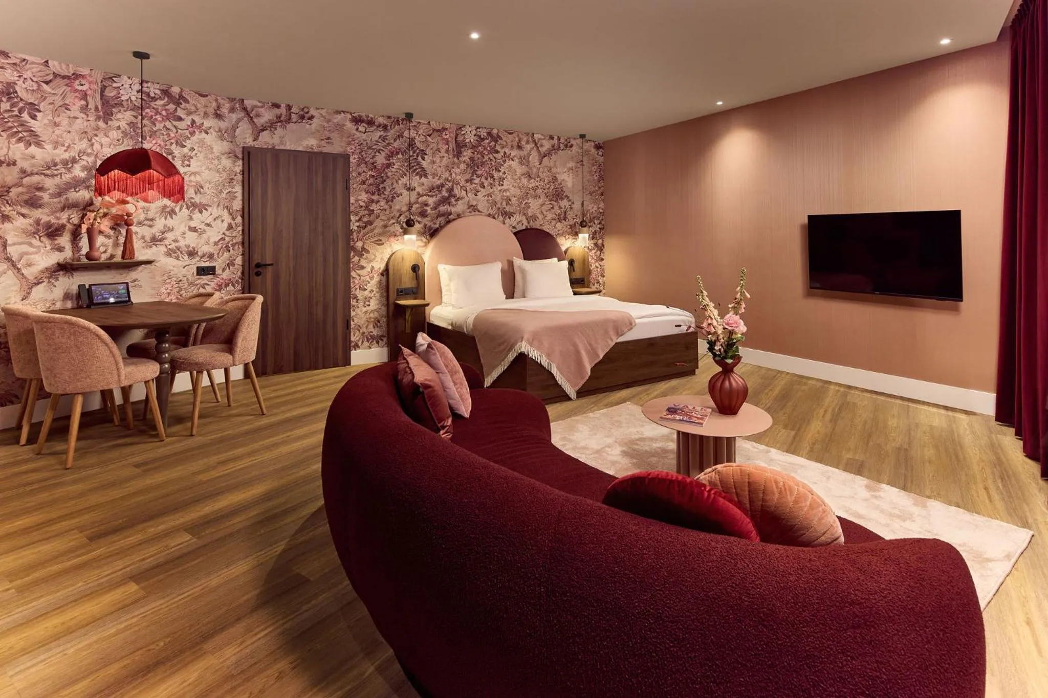 Seating area, Bed in Van der Valk Hotel Melle - Osnabrück