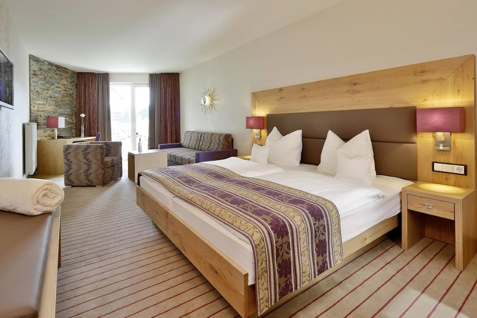 Photo of the whole room, Bed in Göbels Landhotel