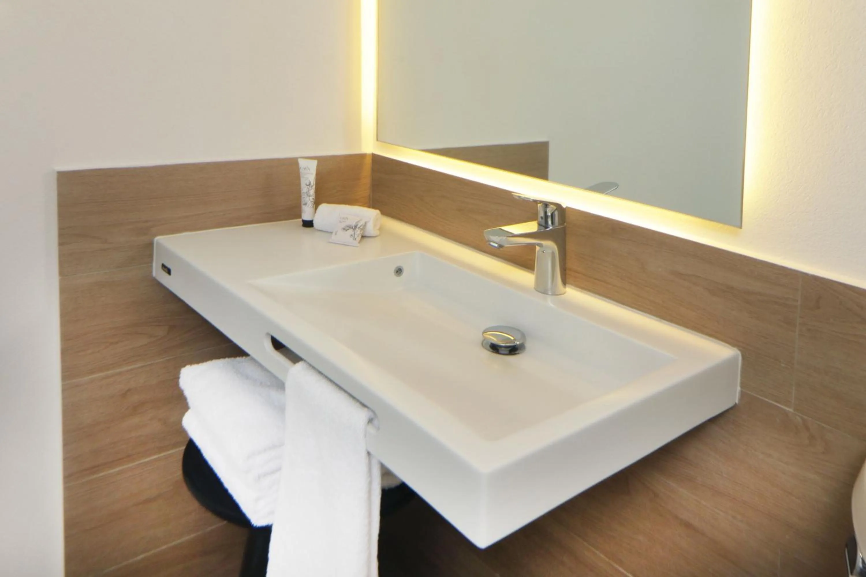 Bathroom in City Express Plus by Marriott Guadalajara Providencia
