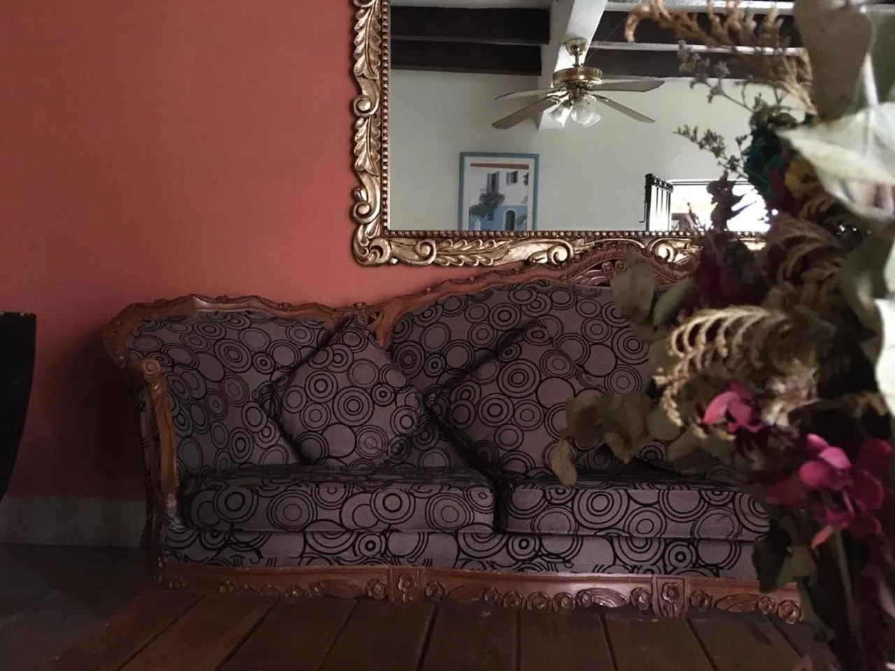 Seating area in Hotel Santa Ana