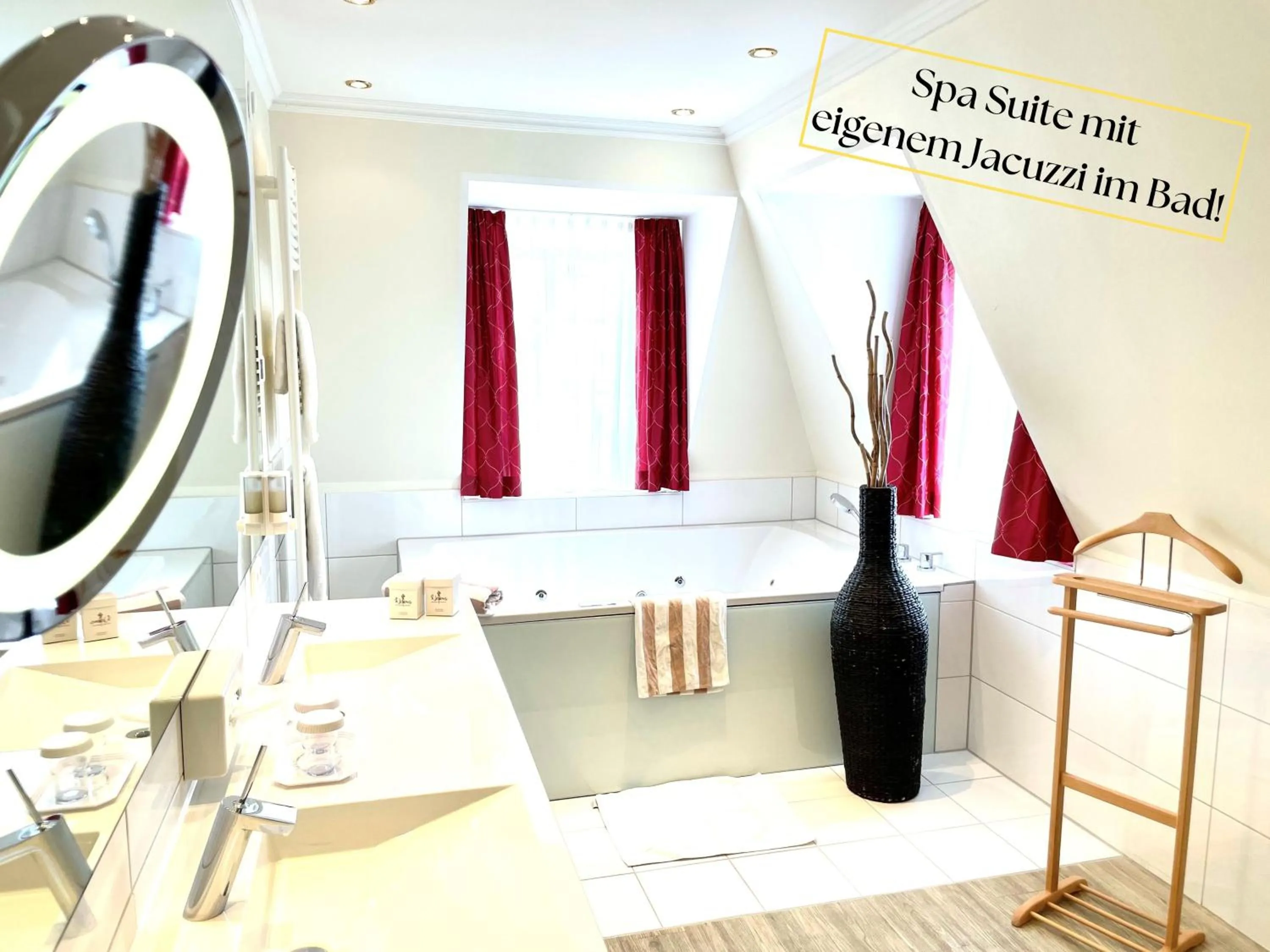 Hot Tub in Hotel Schlosskrone