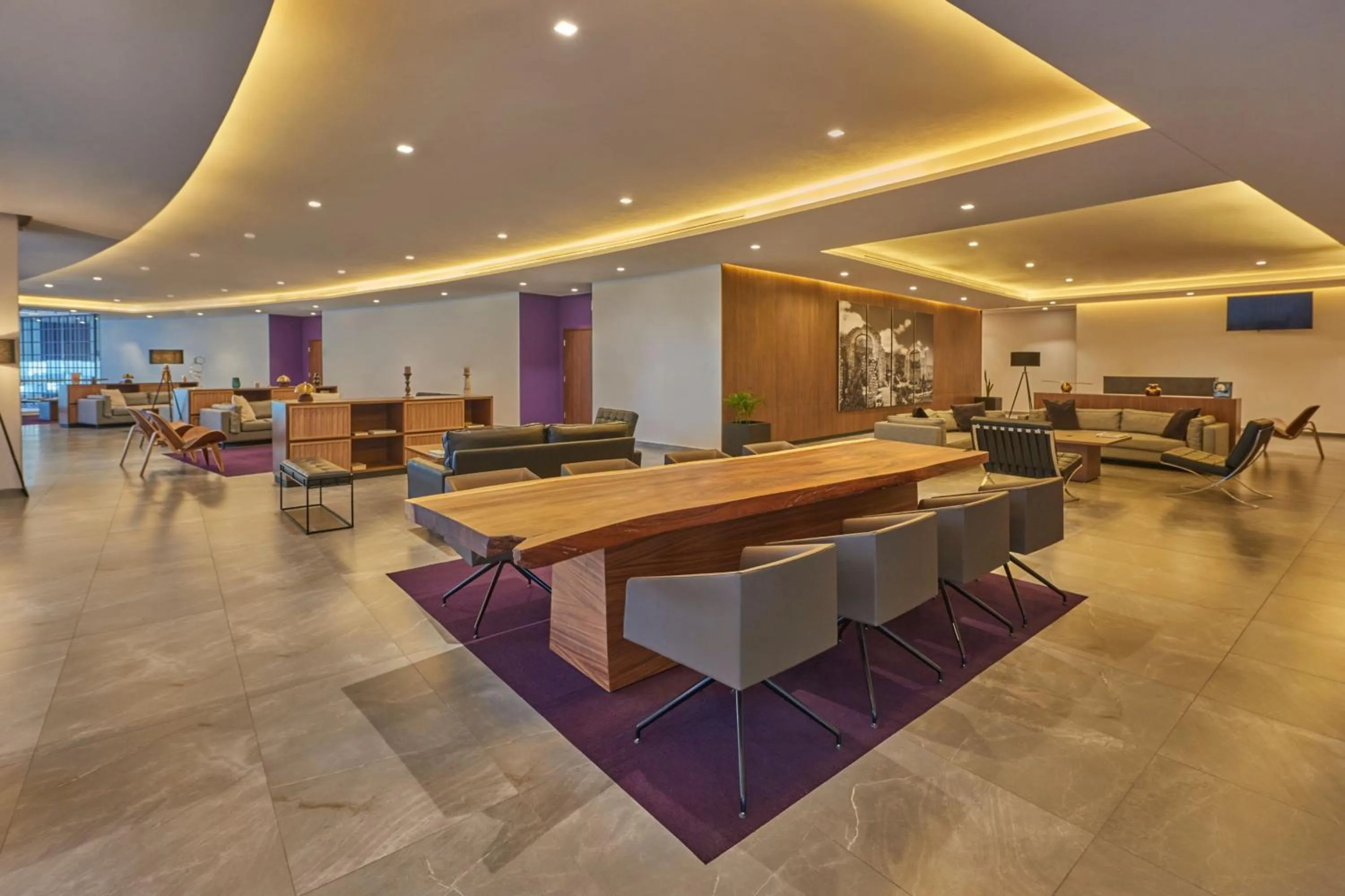 Lobby or reception in City Express Plus by Marriott San Luis Potosi