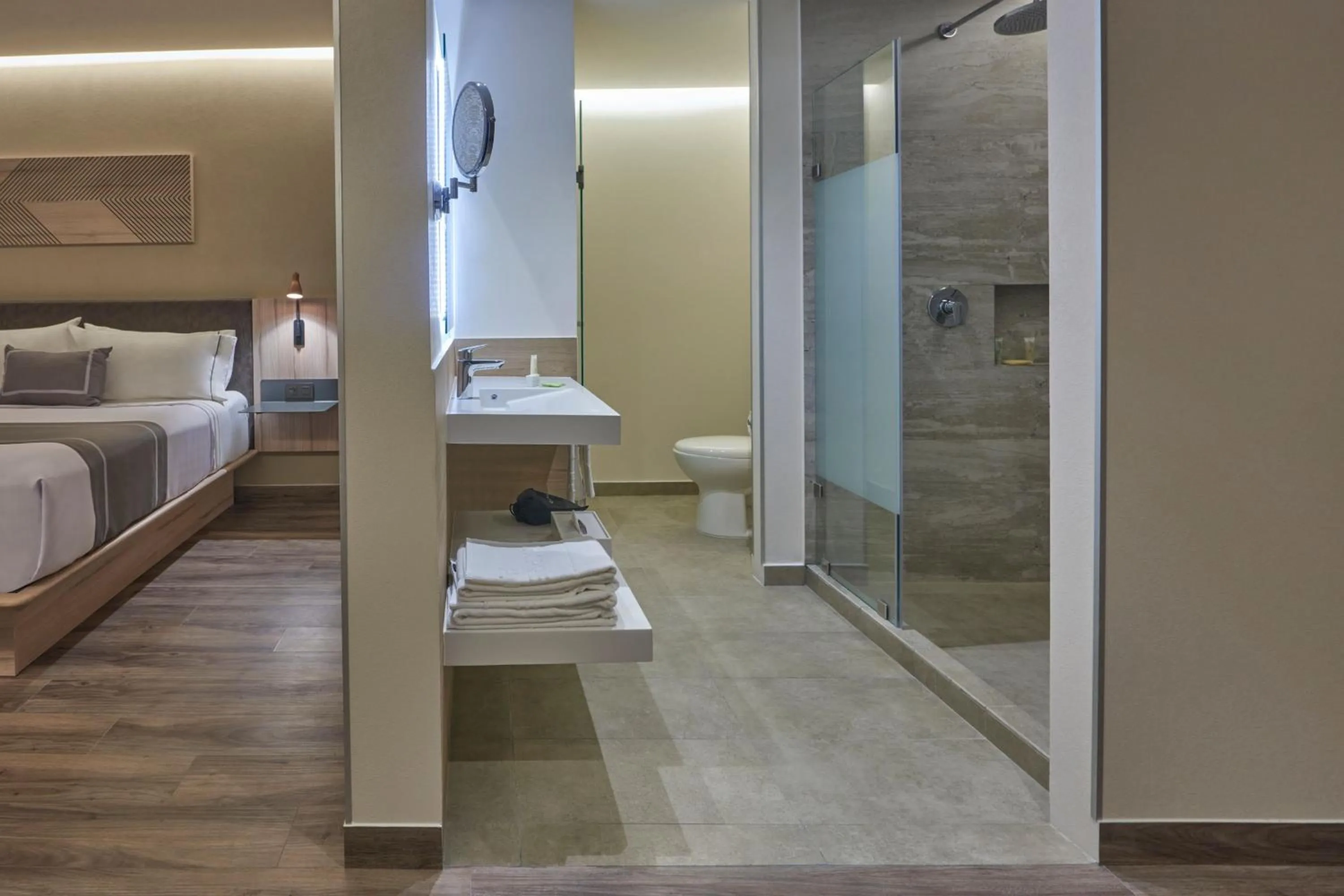 Bathroom, Bed in City Express Plus by Marriott San Luis Potosi