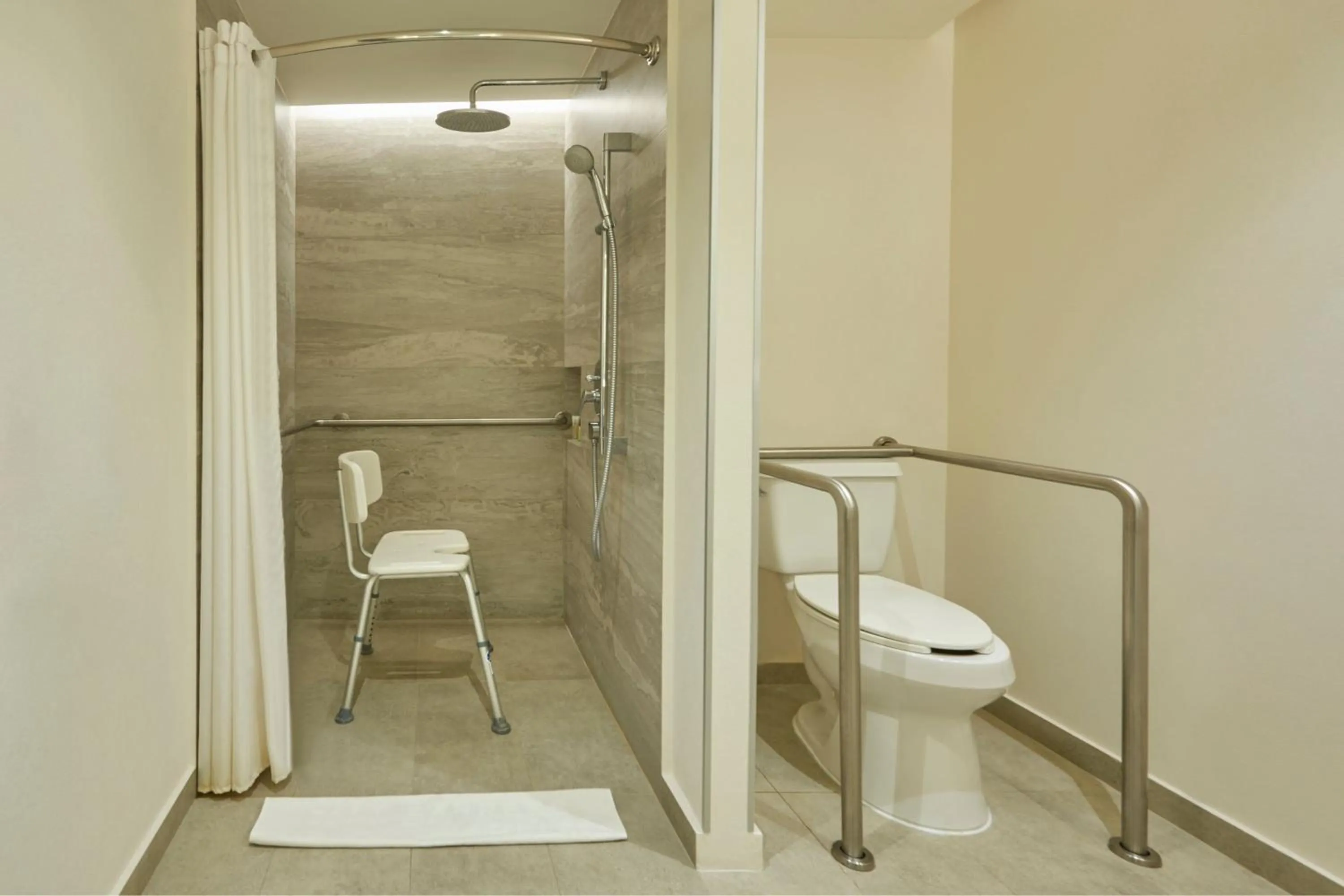 Bathroom in City Express Plus by Marriott San Luis Potosi