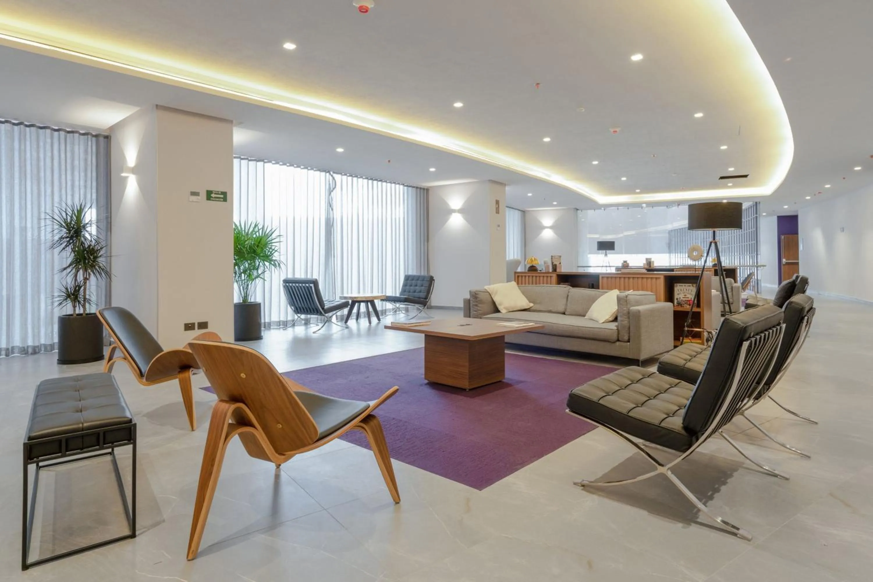 Lobby or reception in City Express Plus by Marriott San Luis Potosi