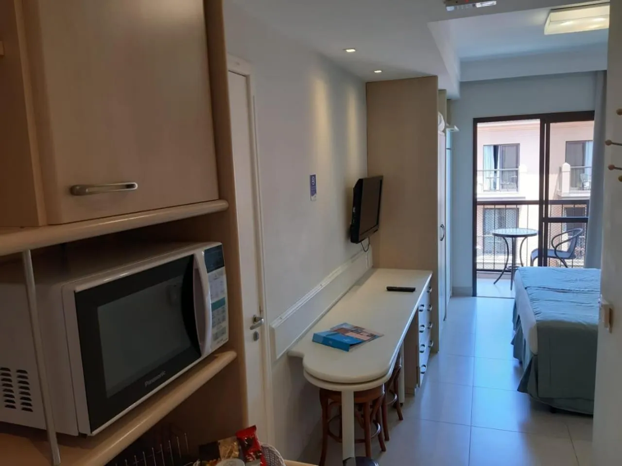 Photo of the whole room in Jurerê Beach Village - Studio Lateral Luxo