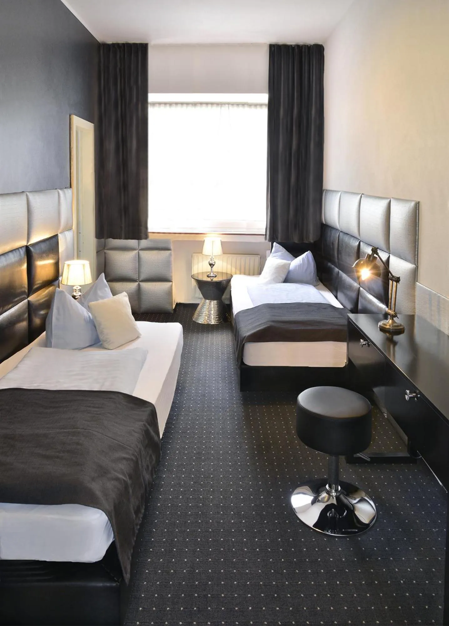 Day, Bed in Hotel Am Wehrhahn