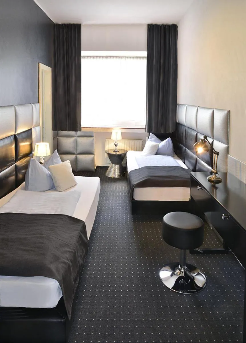 Day, Bed in Hotel Am Wehrhahn