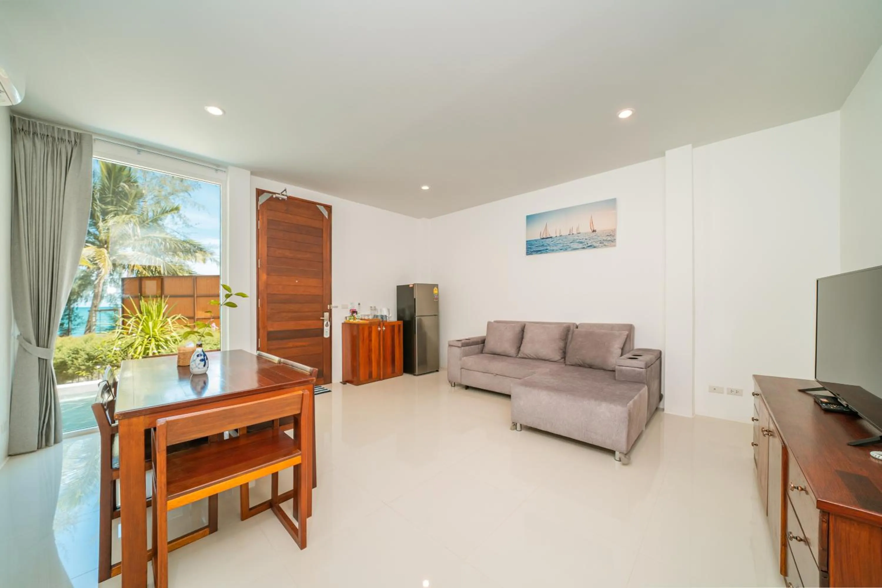 Resto Sea Resort - Baan Krut