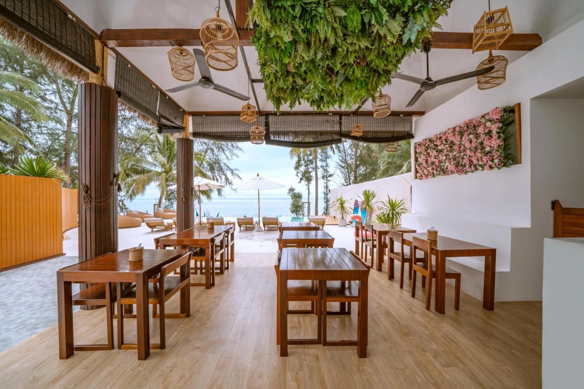 Restaurant/places to eat in Resto Sea Resort - Baan Krut