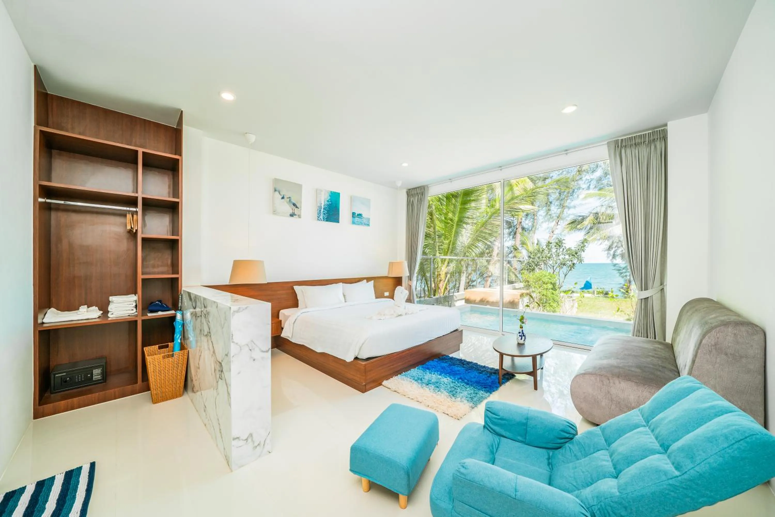 Bed in Resto Sea Resort - Baan Krut