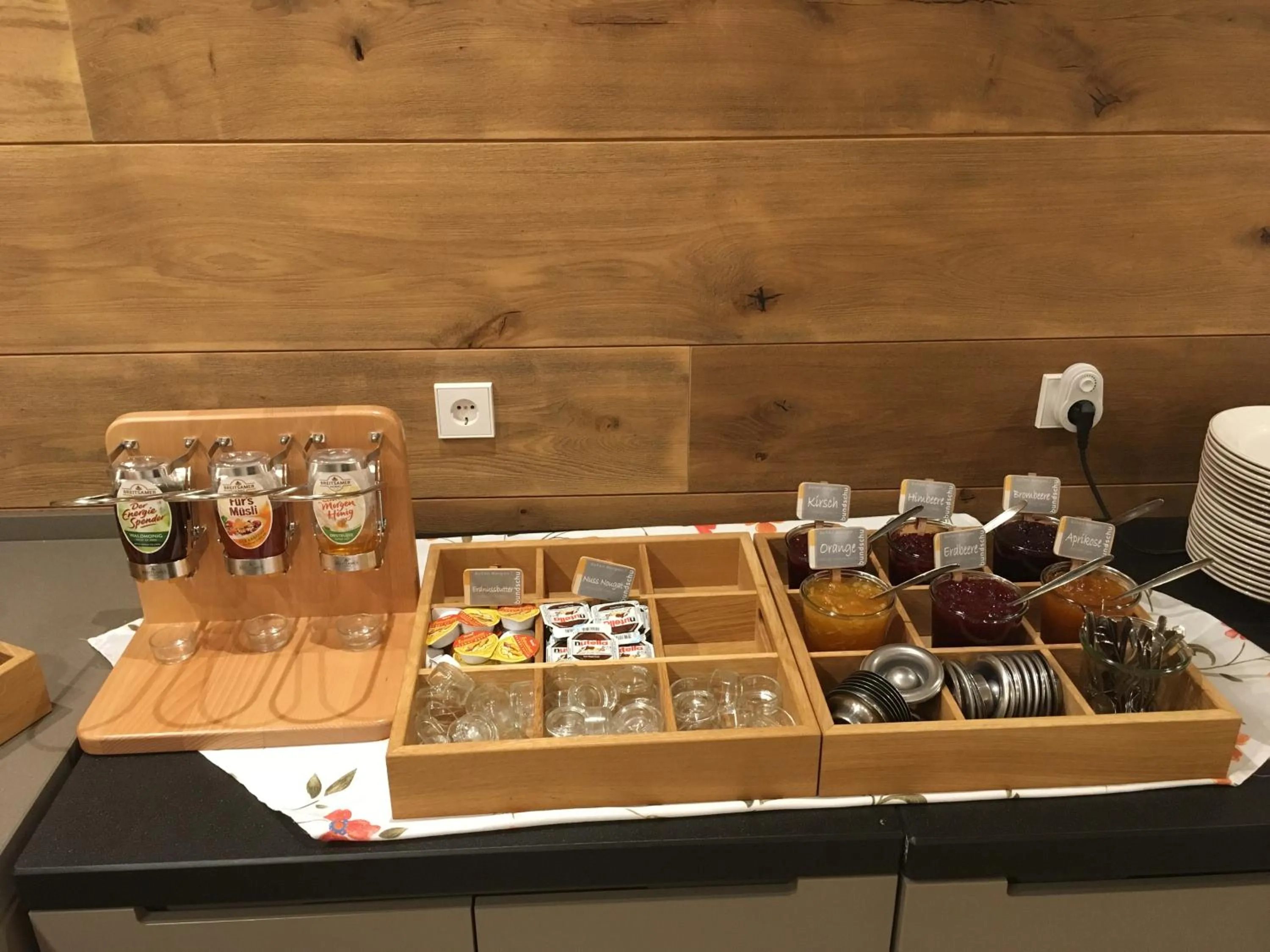 Buffet breakfast in Ringhotel Bundschu