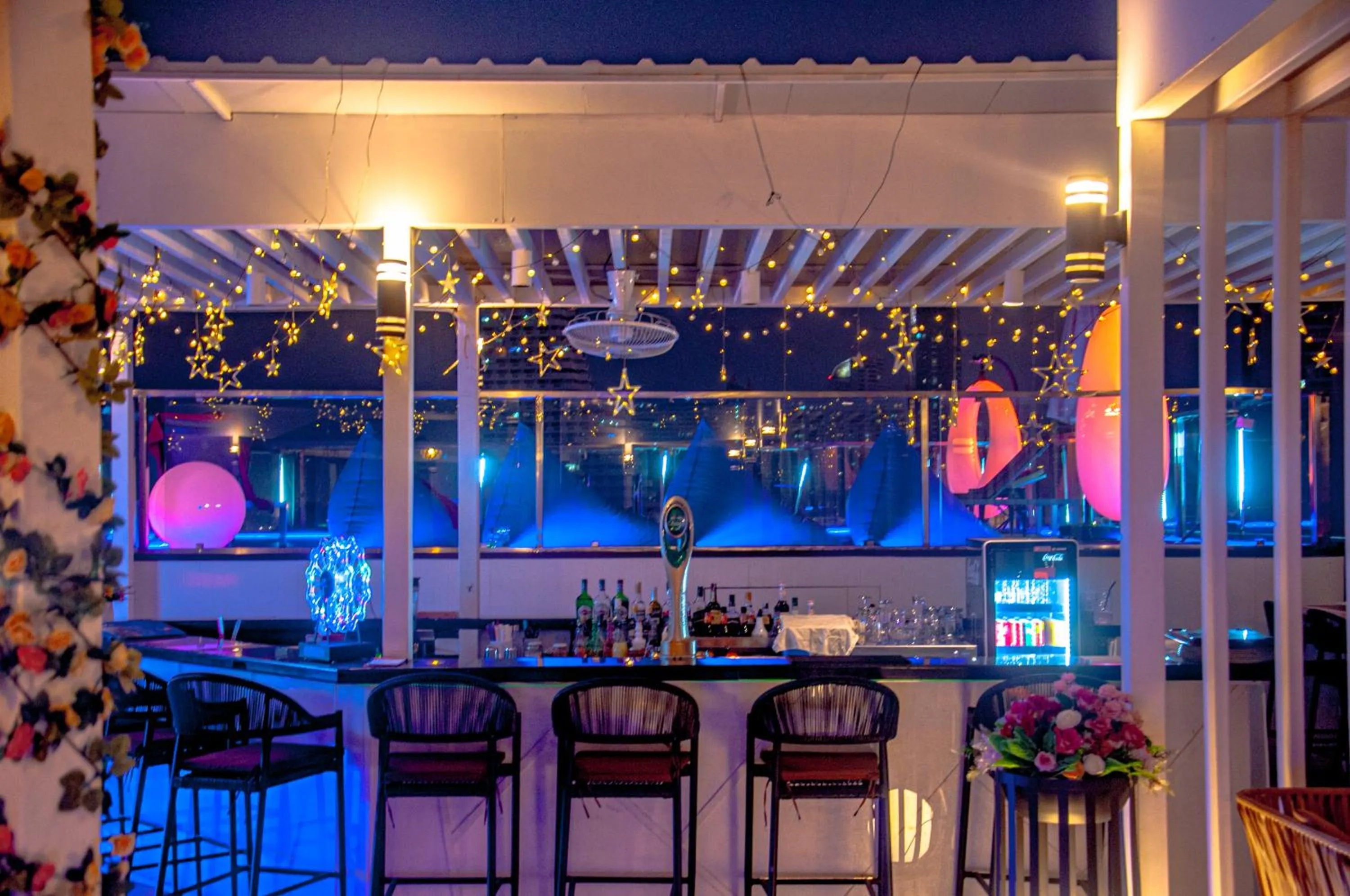 Lounge or bar in HT9 Hotel