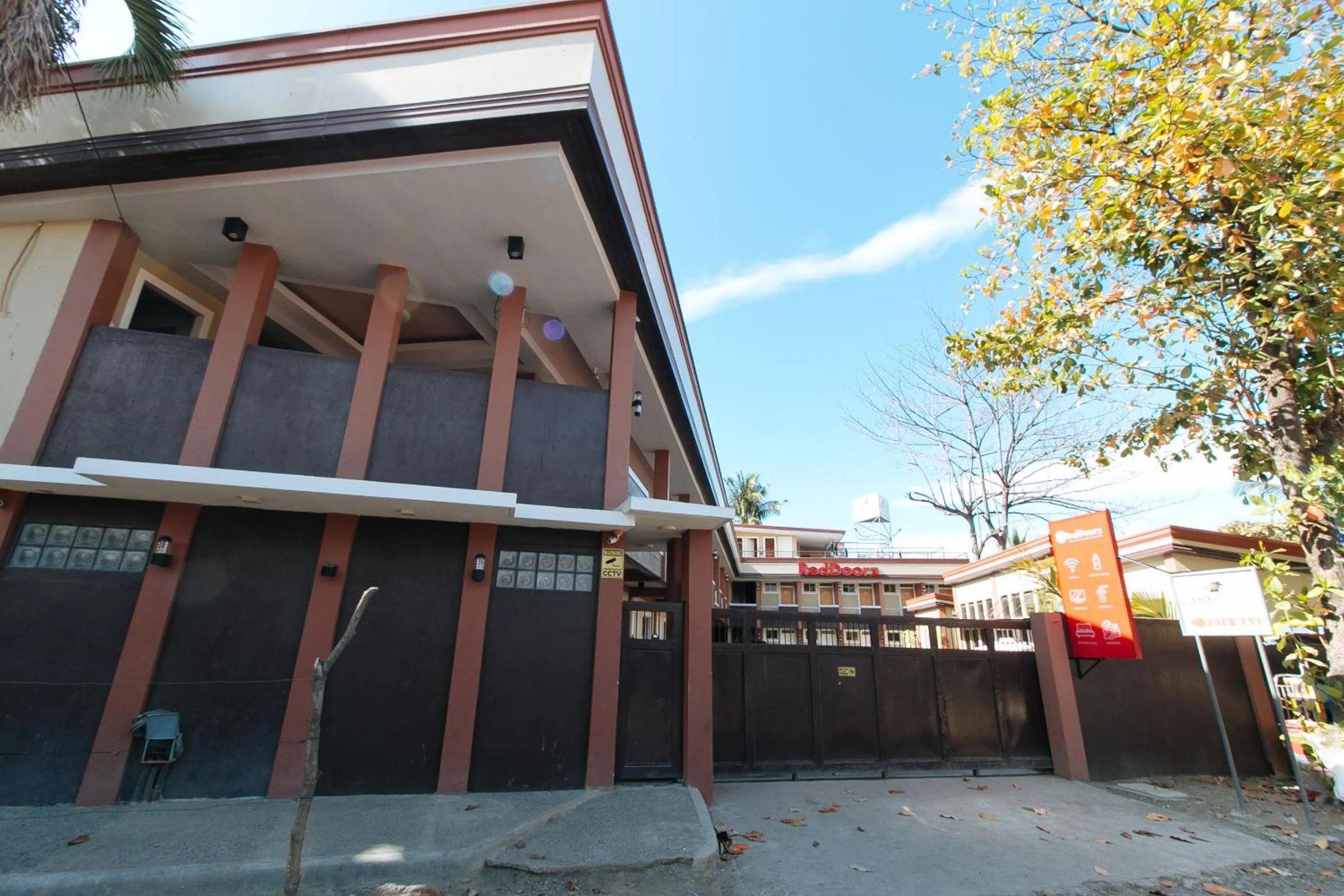 Property building in RedDoorz Plus near Lapasan Plaza Cagayan de Oro