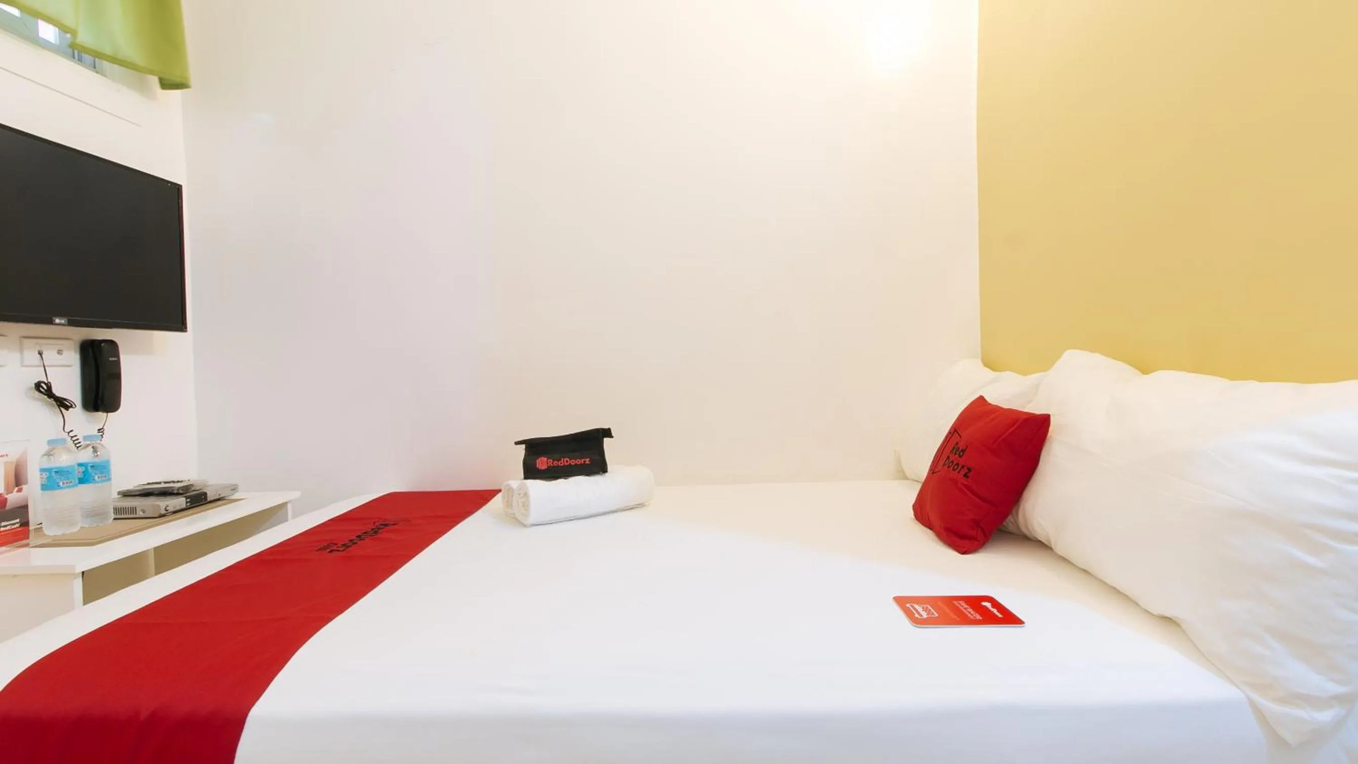 Bedroom, Bed in RedDoorz Plus near Lapasan Plaza Cagayan de Oro