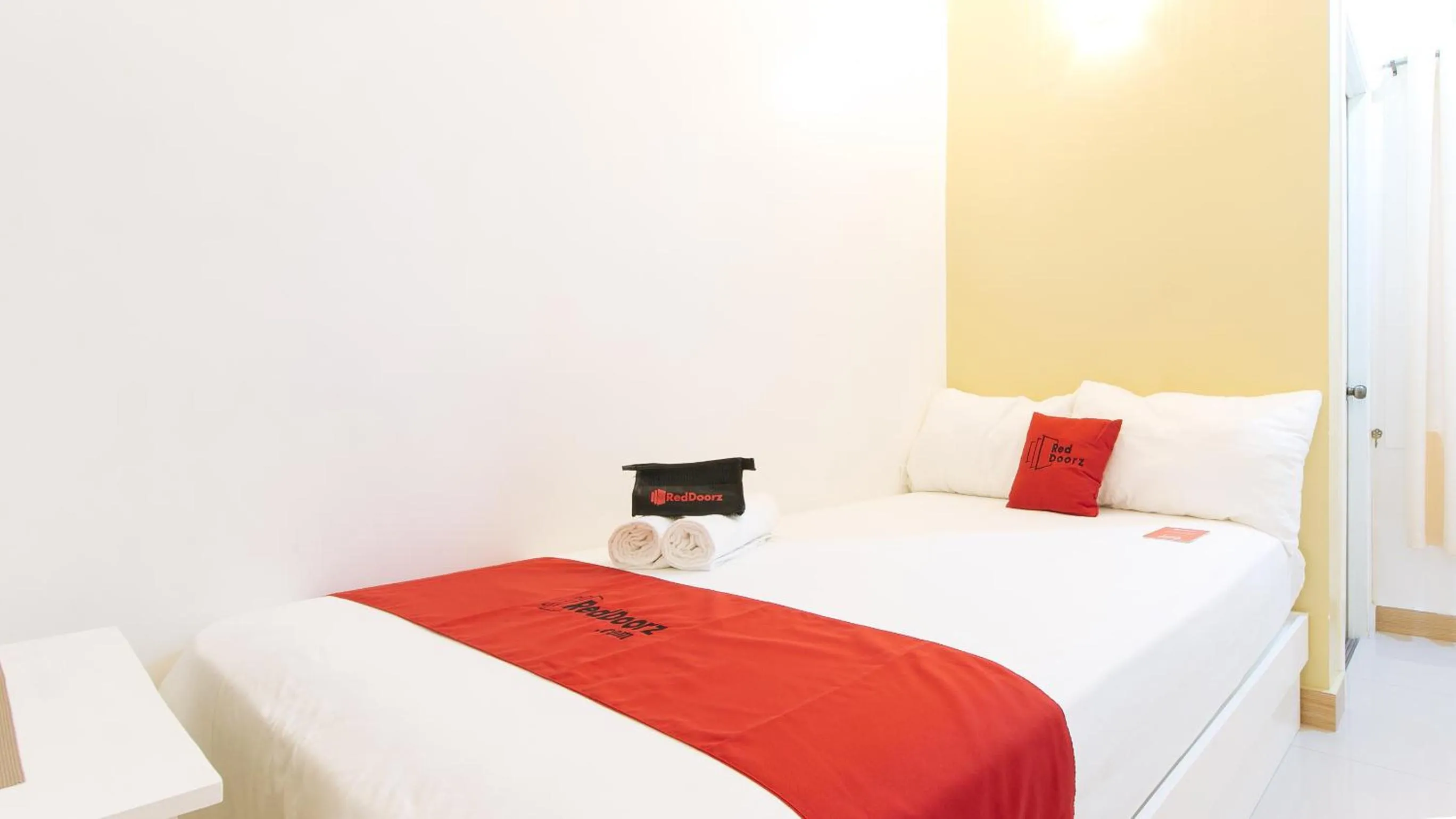 Bedroom, Bed in RedDoorz Plus near Lapasan Plaza Cagayan de Oro