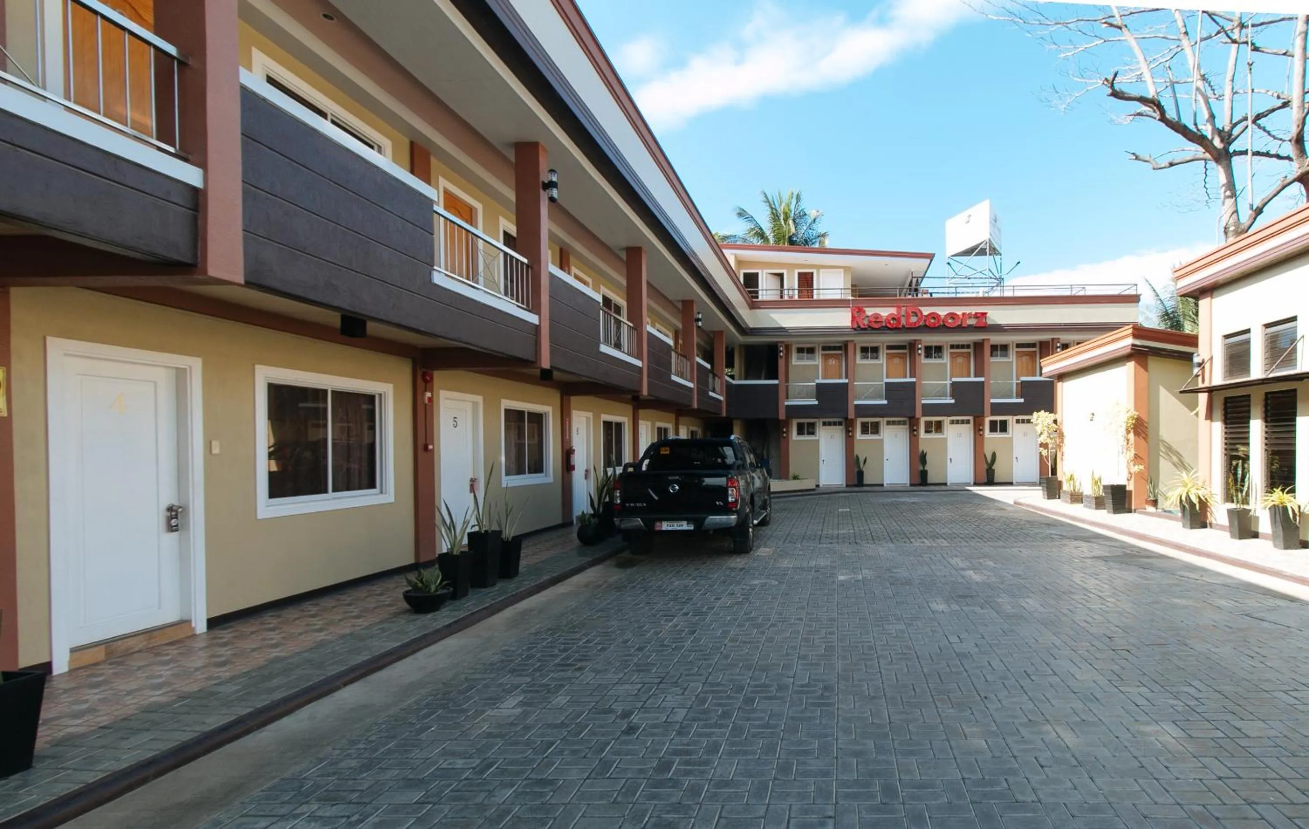 Property building in RedDoorz Plus near Lapasan Plaza Cagayan de Oro