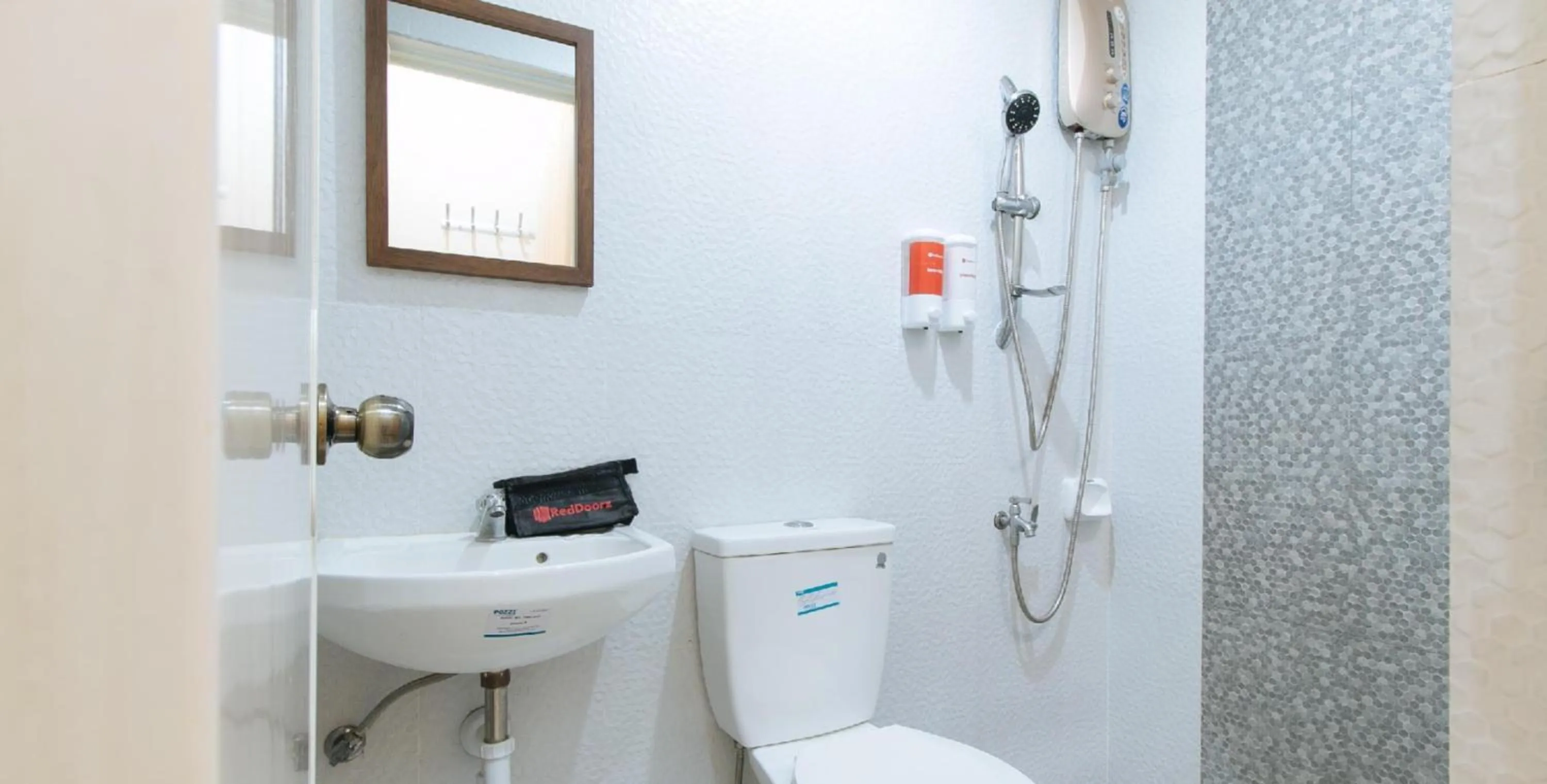 Shower in RedDoorz Plus near Lapasan Plaza Cagayan de Oro