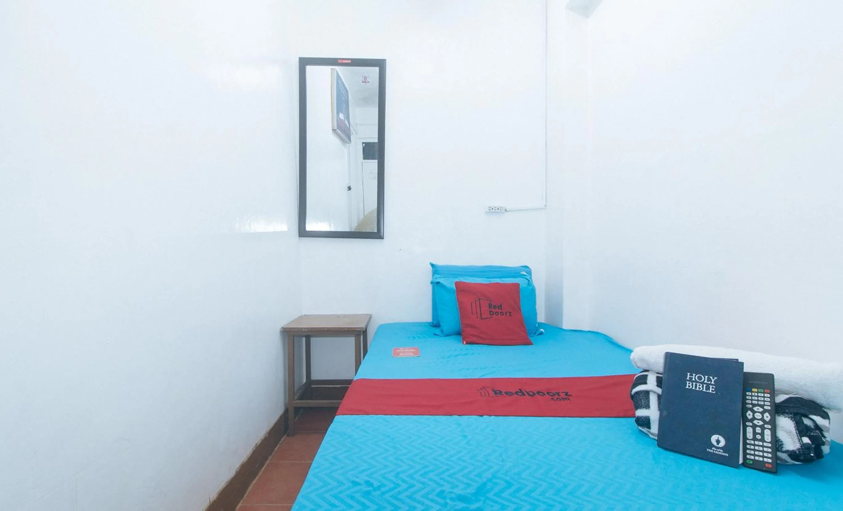 Bed in RedDoorz near OWWA Pasay