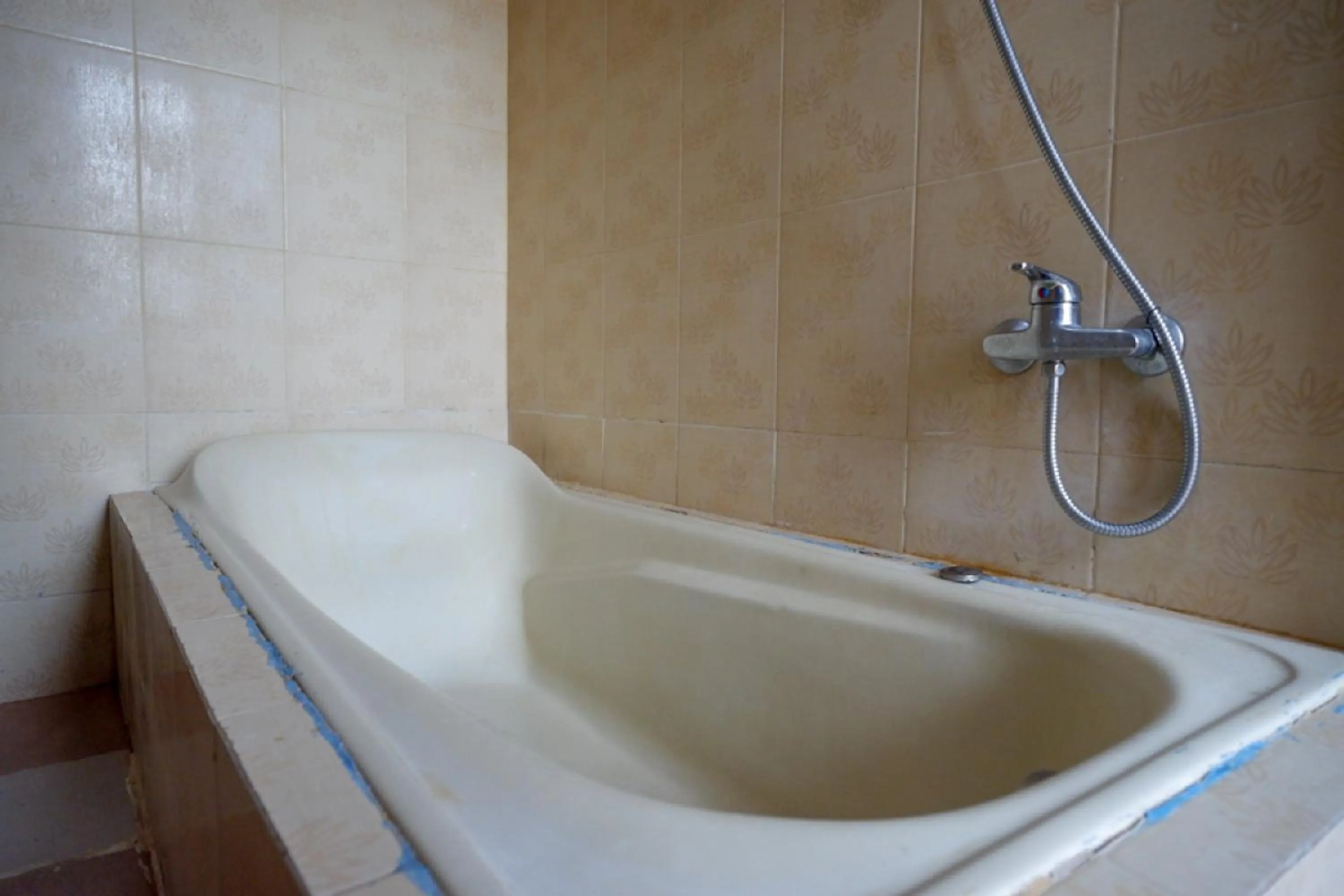 Bathroom in RedDoorz near Kendari Beach 2