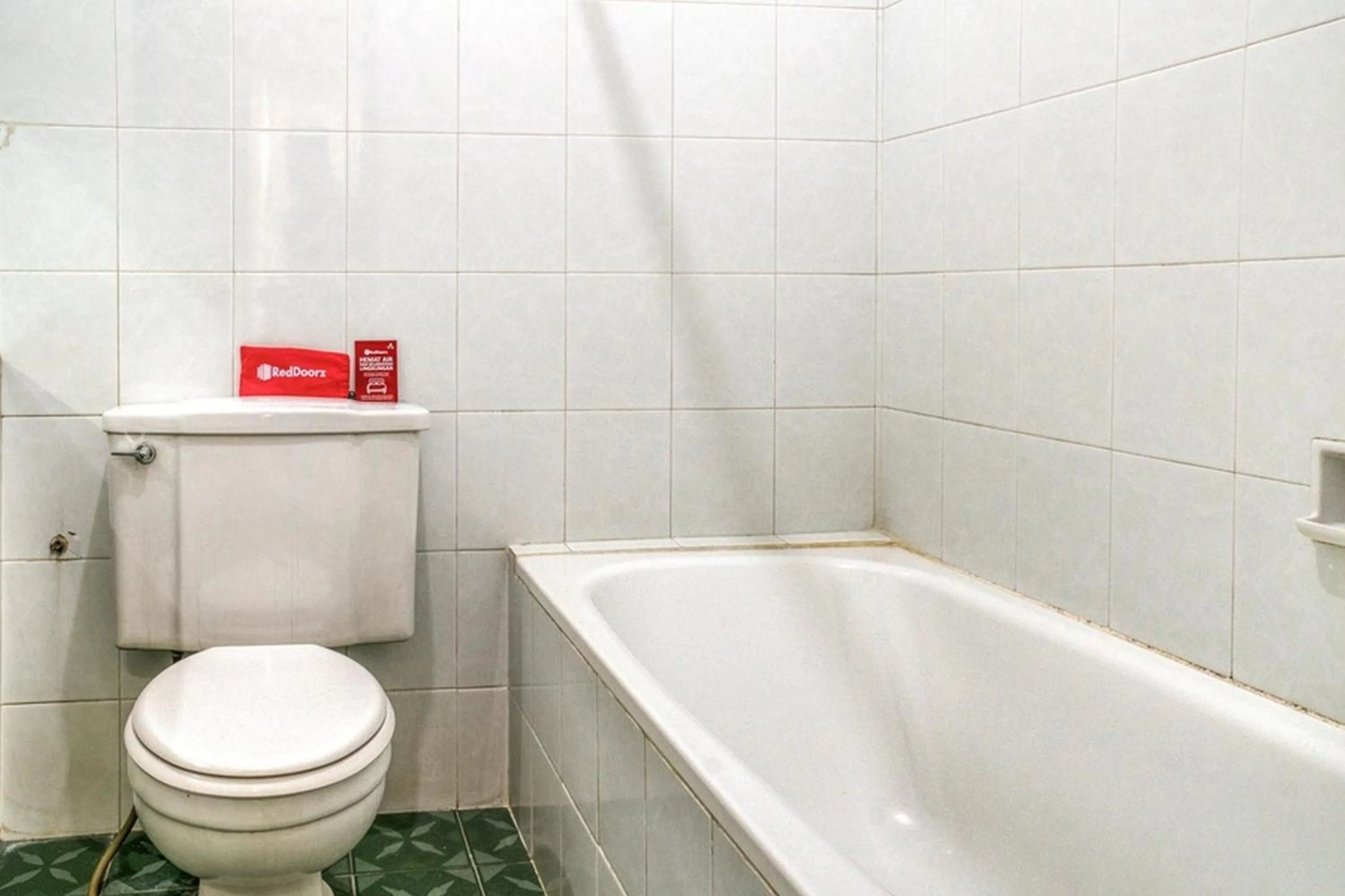 RedDoorz near Plaza Senayan