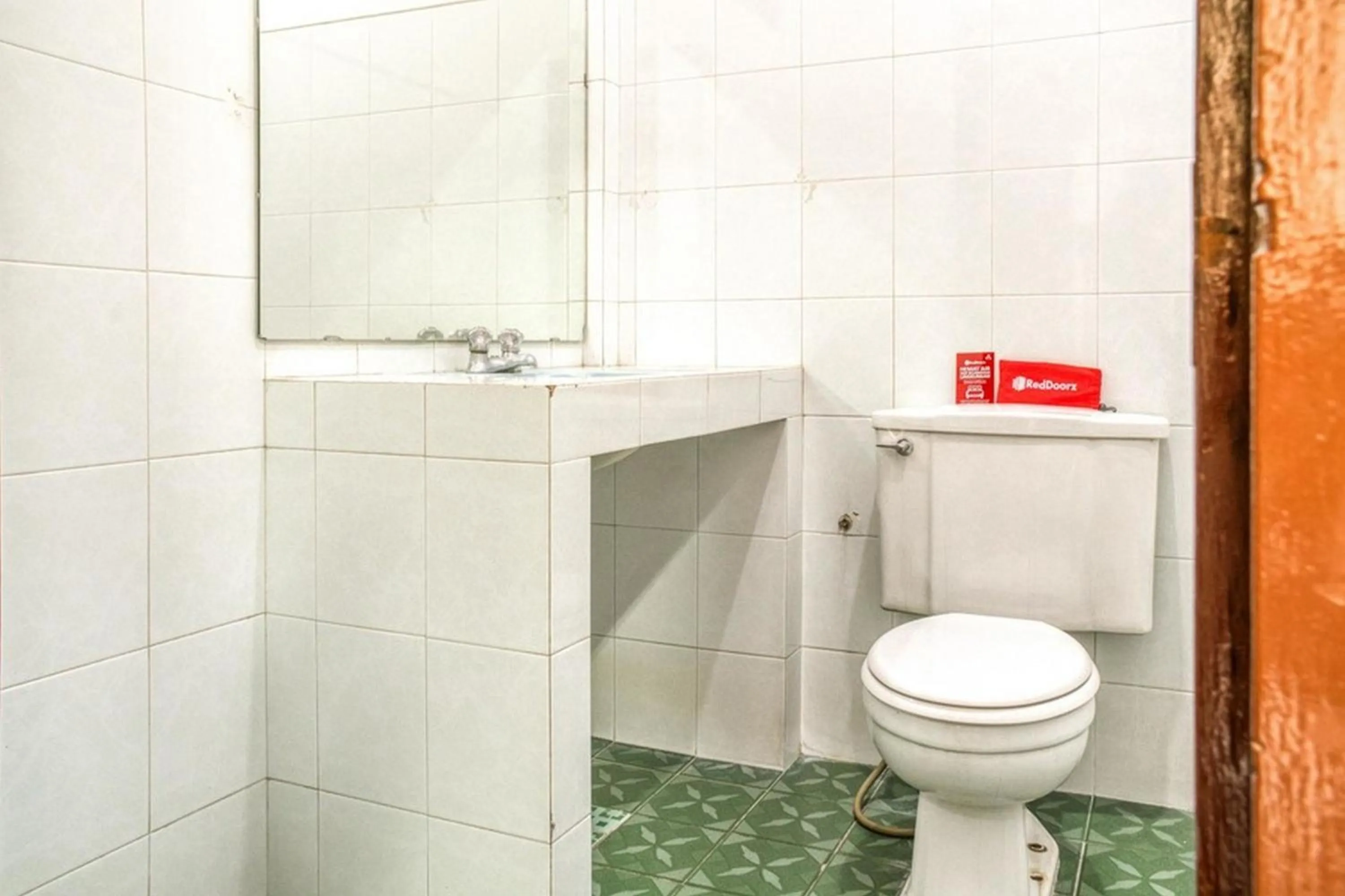 Bathroom in RedDoorz near Plaza Senayan