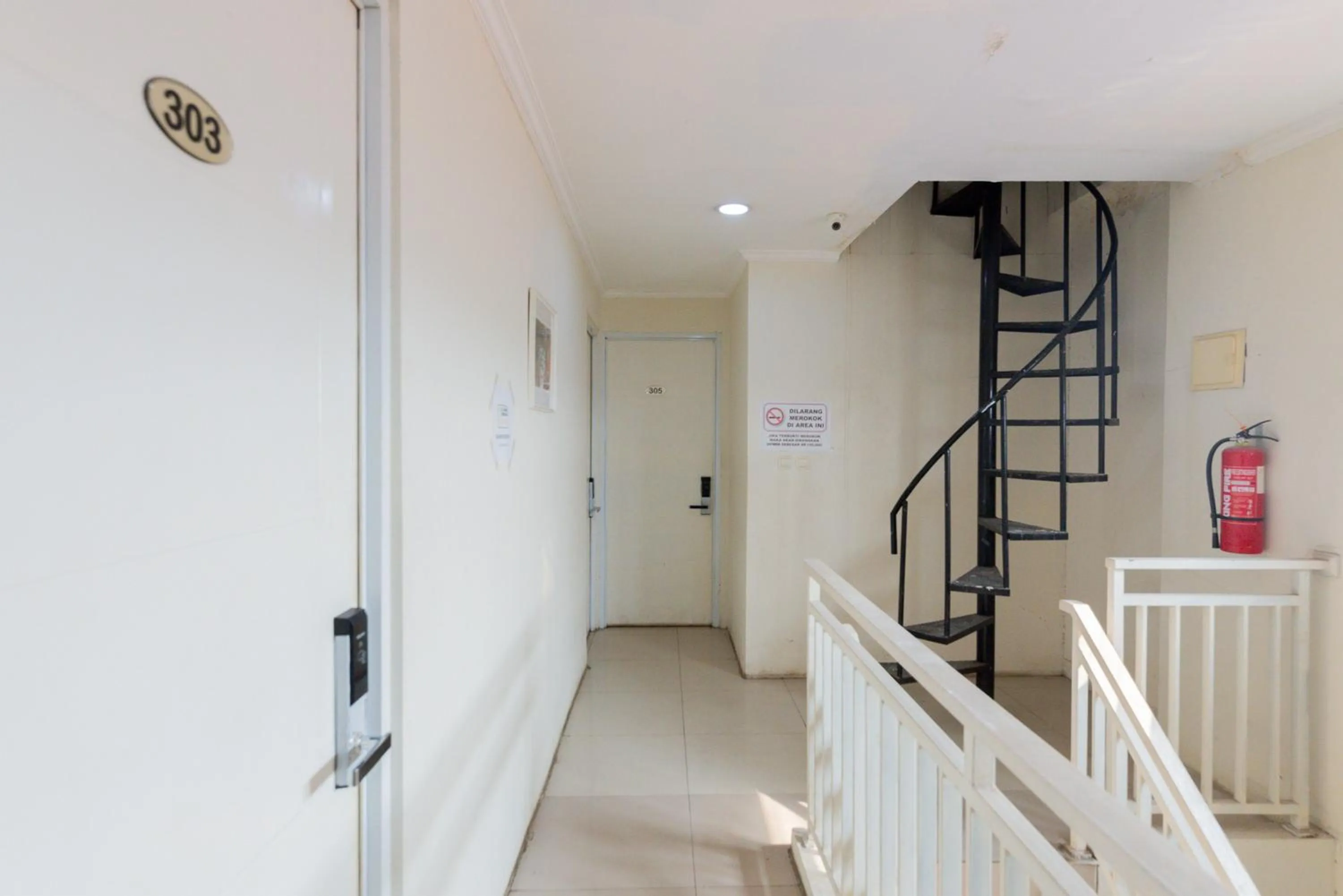 Property building in RedDoorz @ Garden Boulevard Citra Raya Tangerang