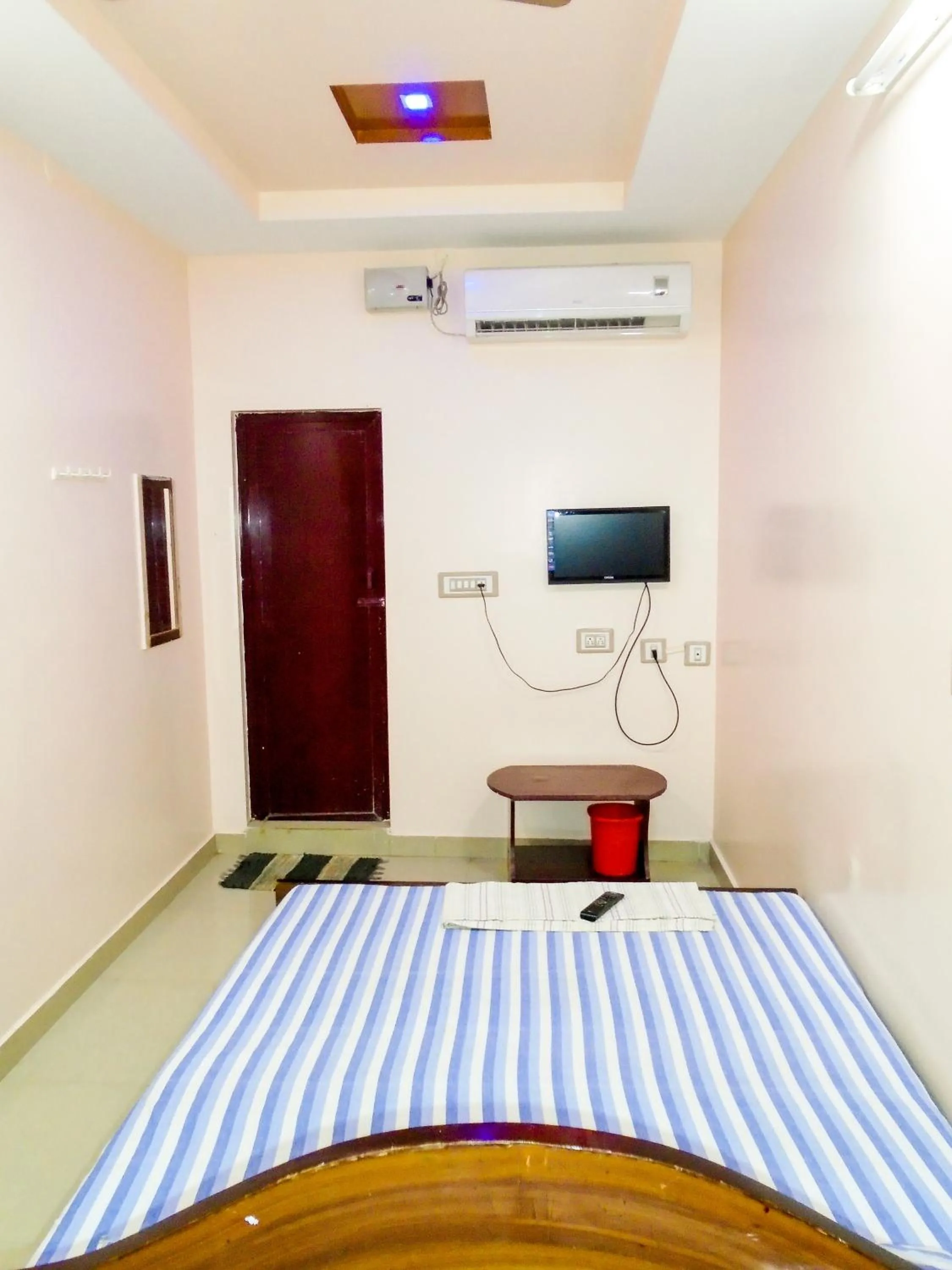 Bed in Sakthimurugan residency