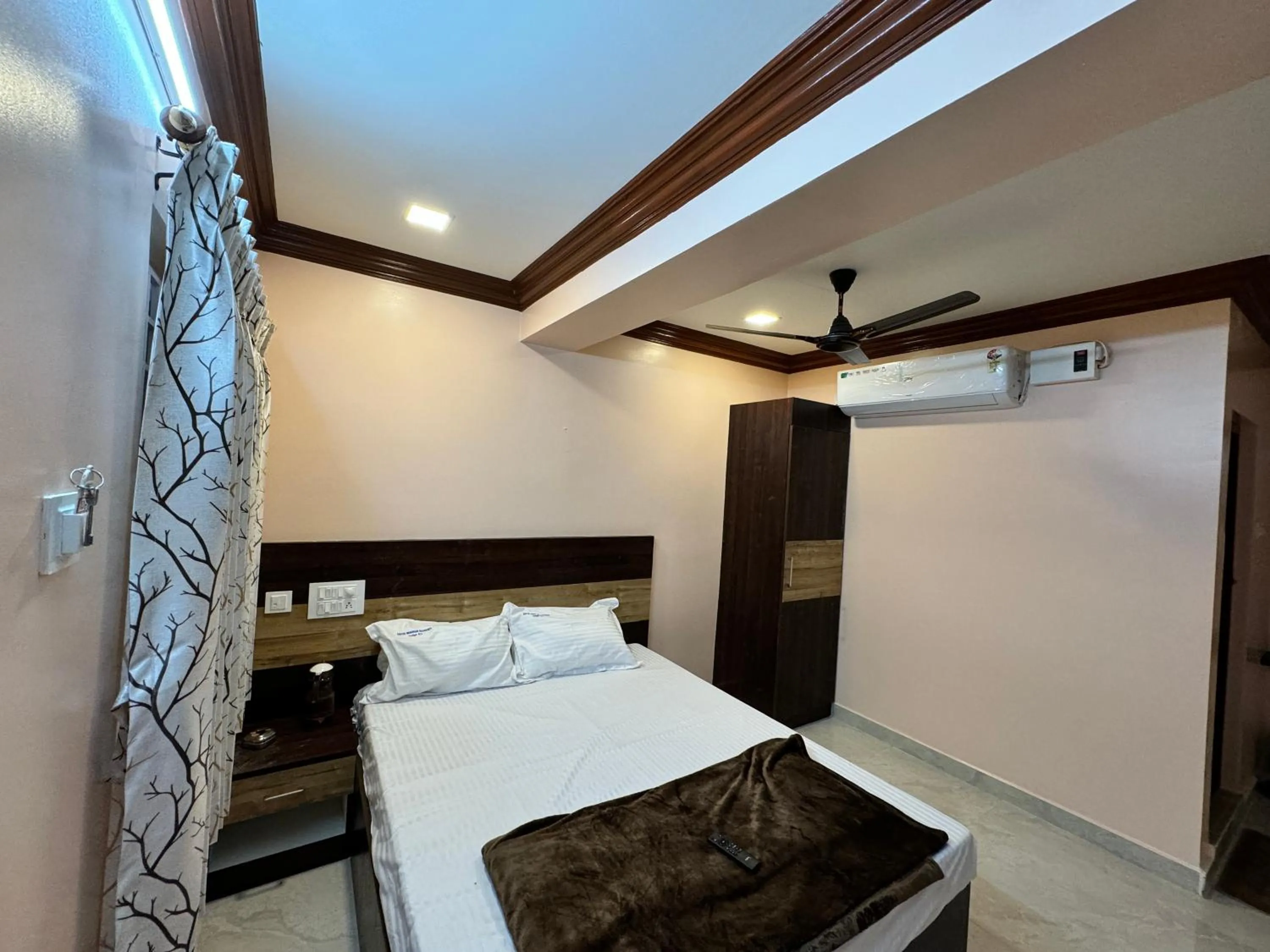 Bedroom, Bed in Sakthimurugan residency