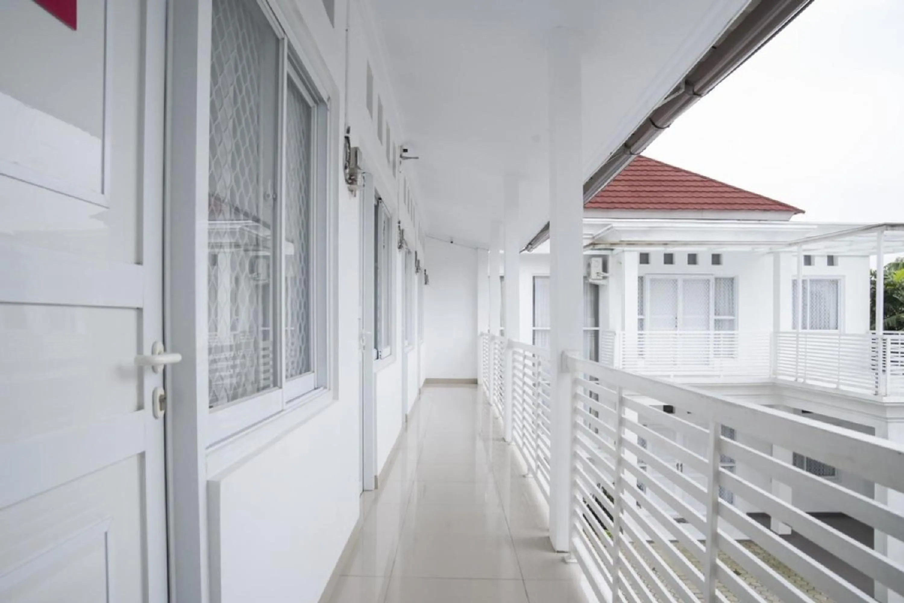 Balcony/Terrace in RedDoorz Syariah near RSUD Kota Bogor
