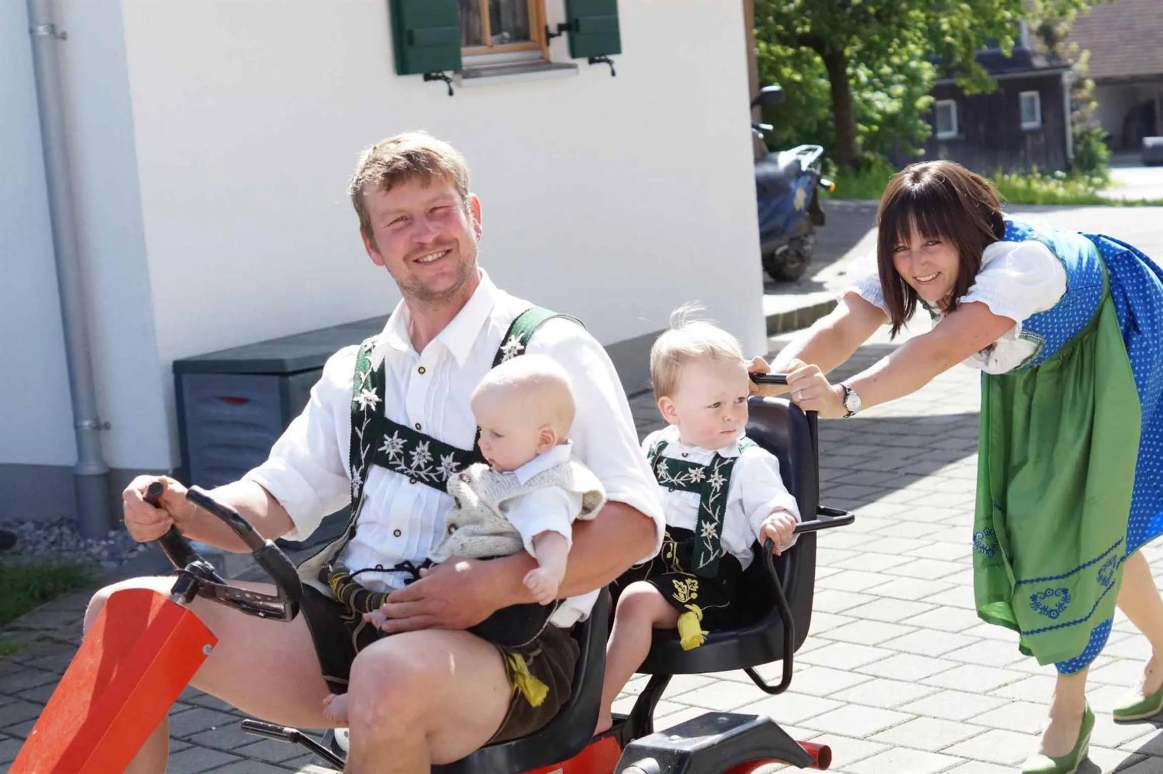 People in Veiter-Hof