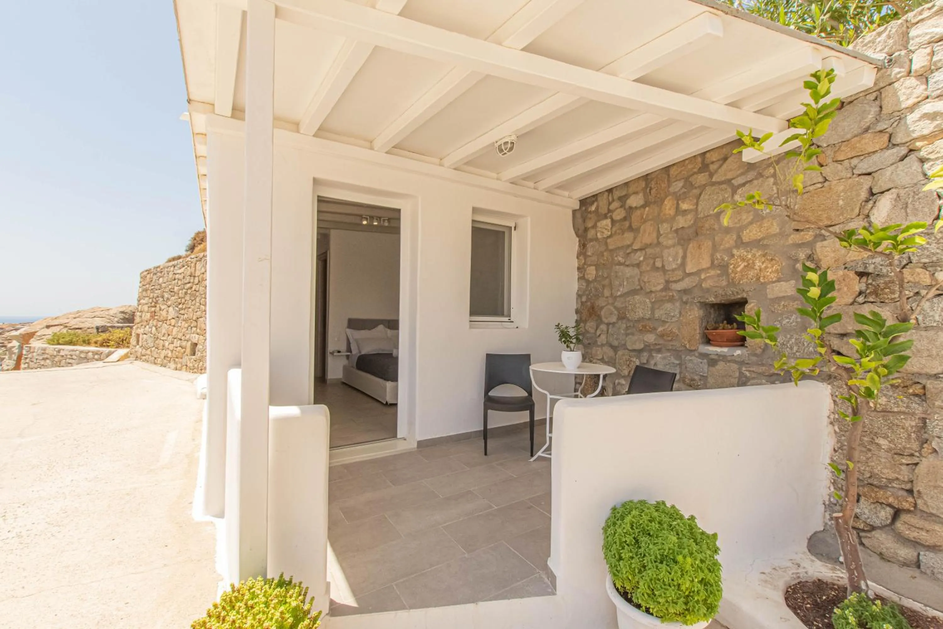 Garden view in Overview Mykonos Apartments