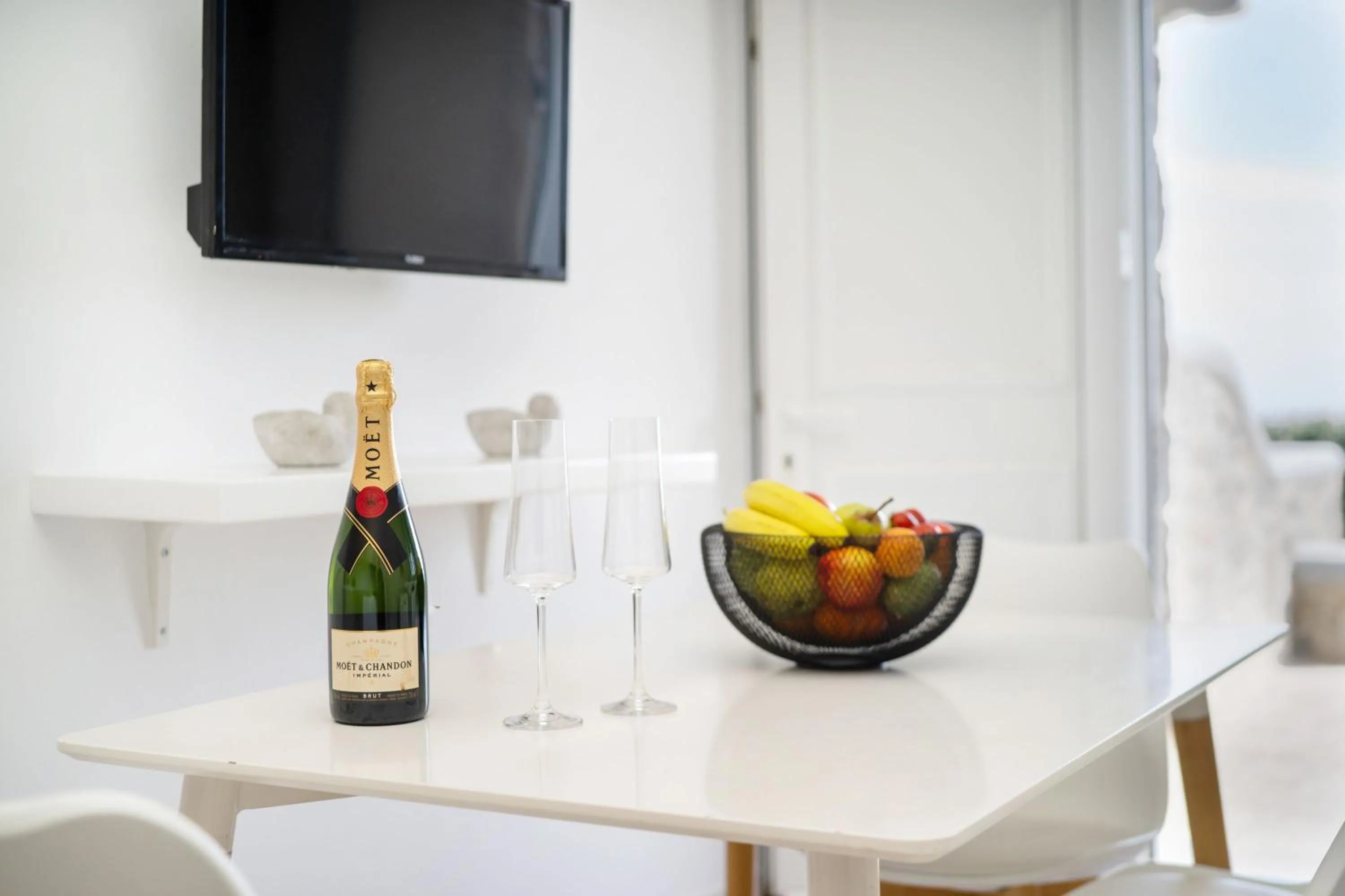 Dining area in Overview Mykonos Apartments