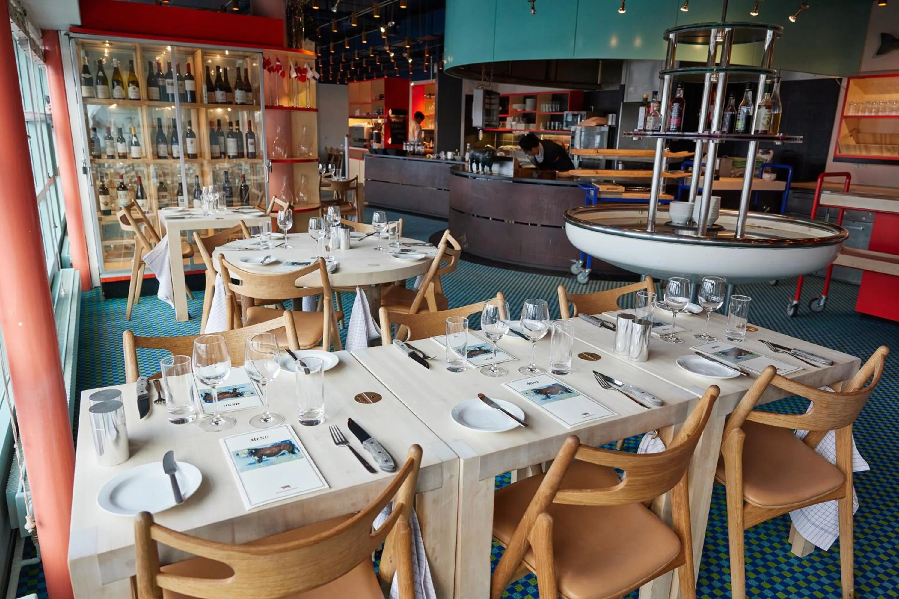 Restaurant/places to eat in Hotel Hans Egede