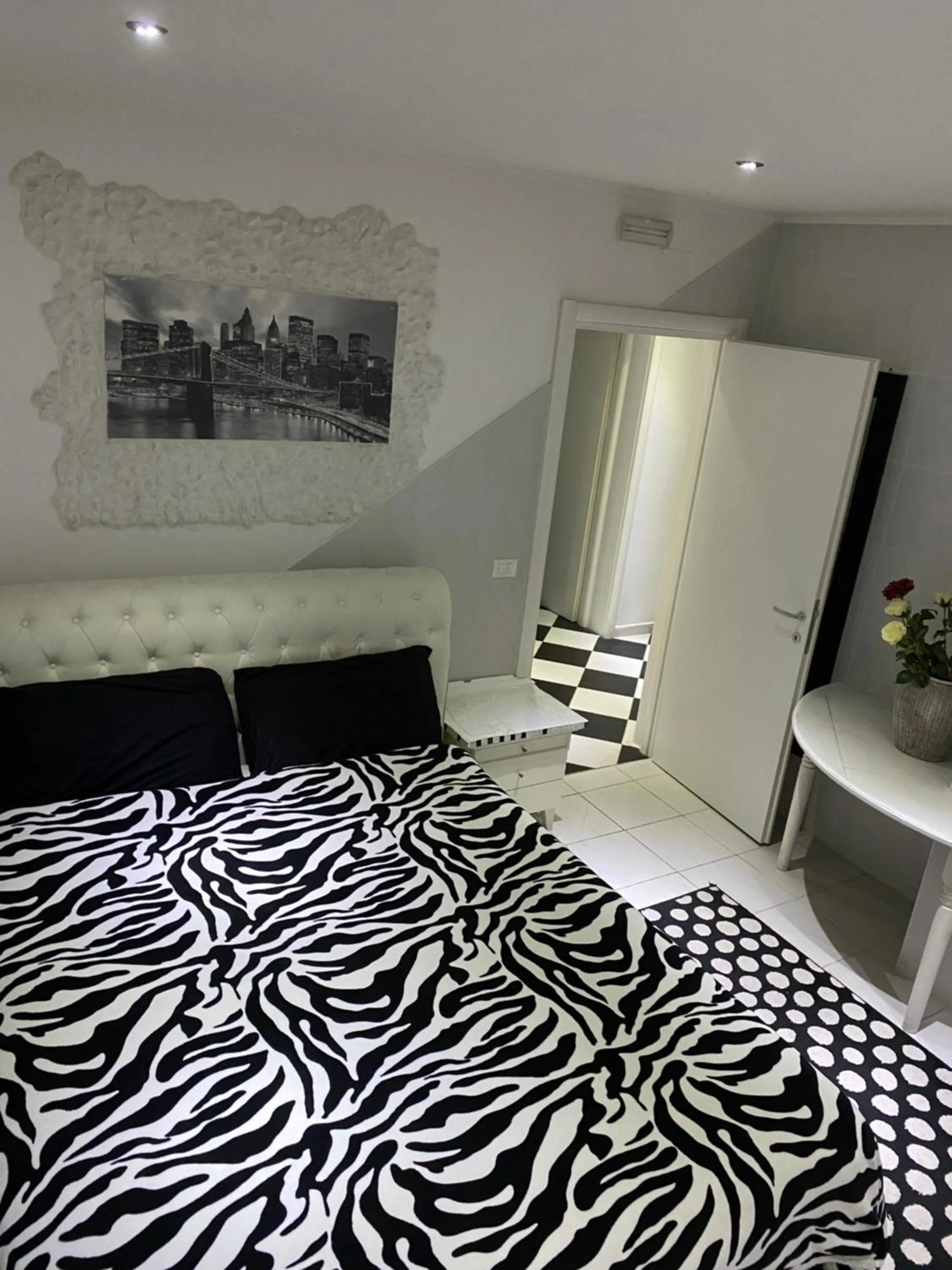 Photo of the whole room, Bed in B & Baichin