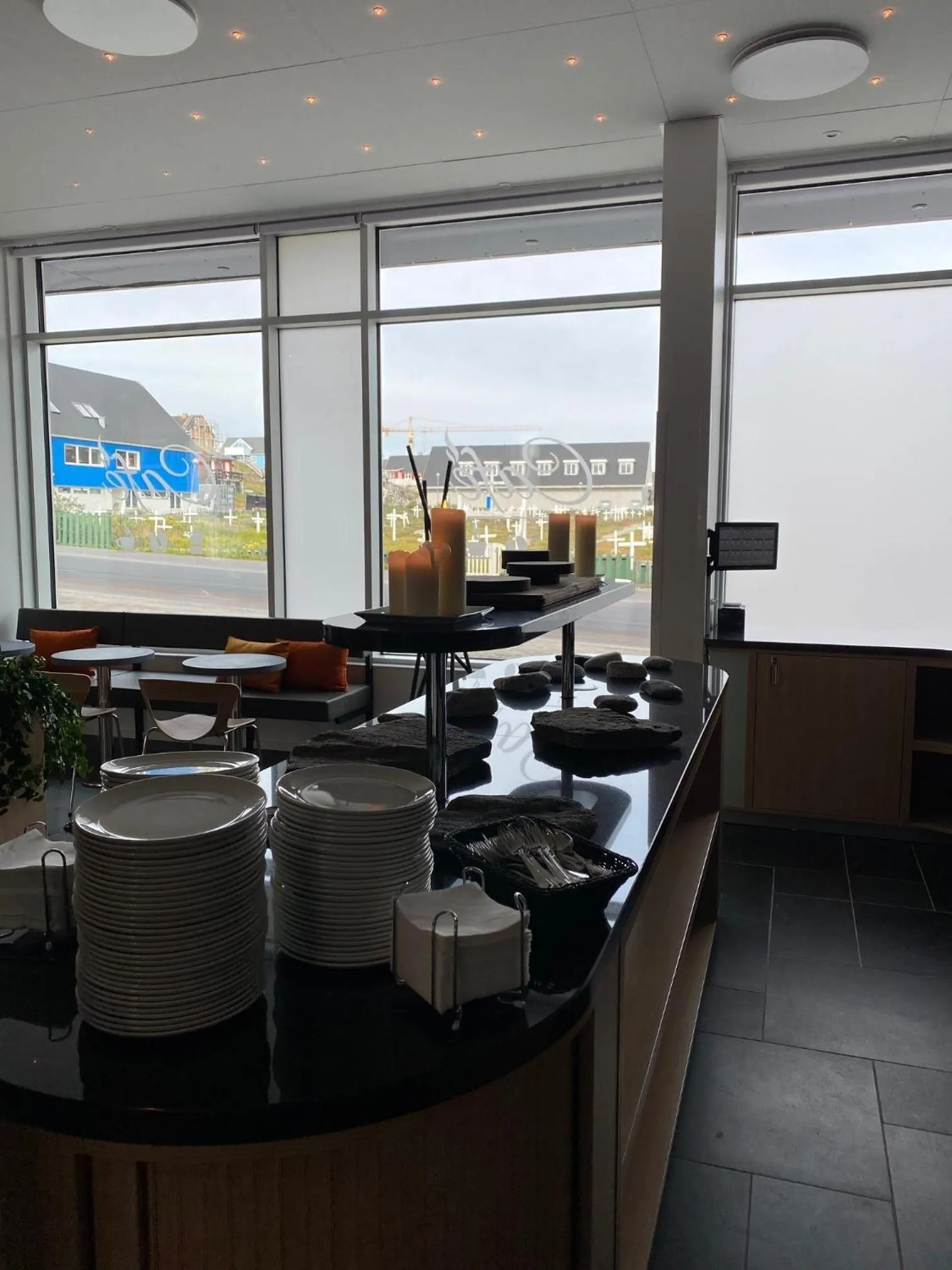 Buffet breakfast in HHE Express