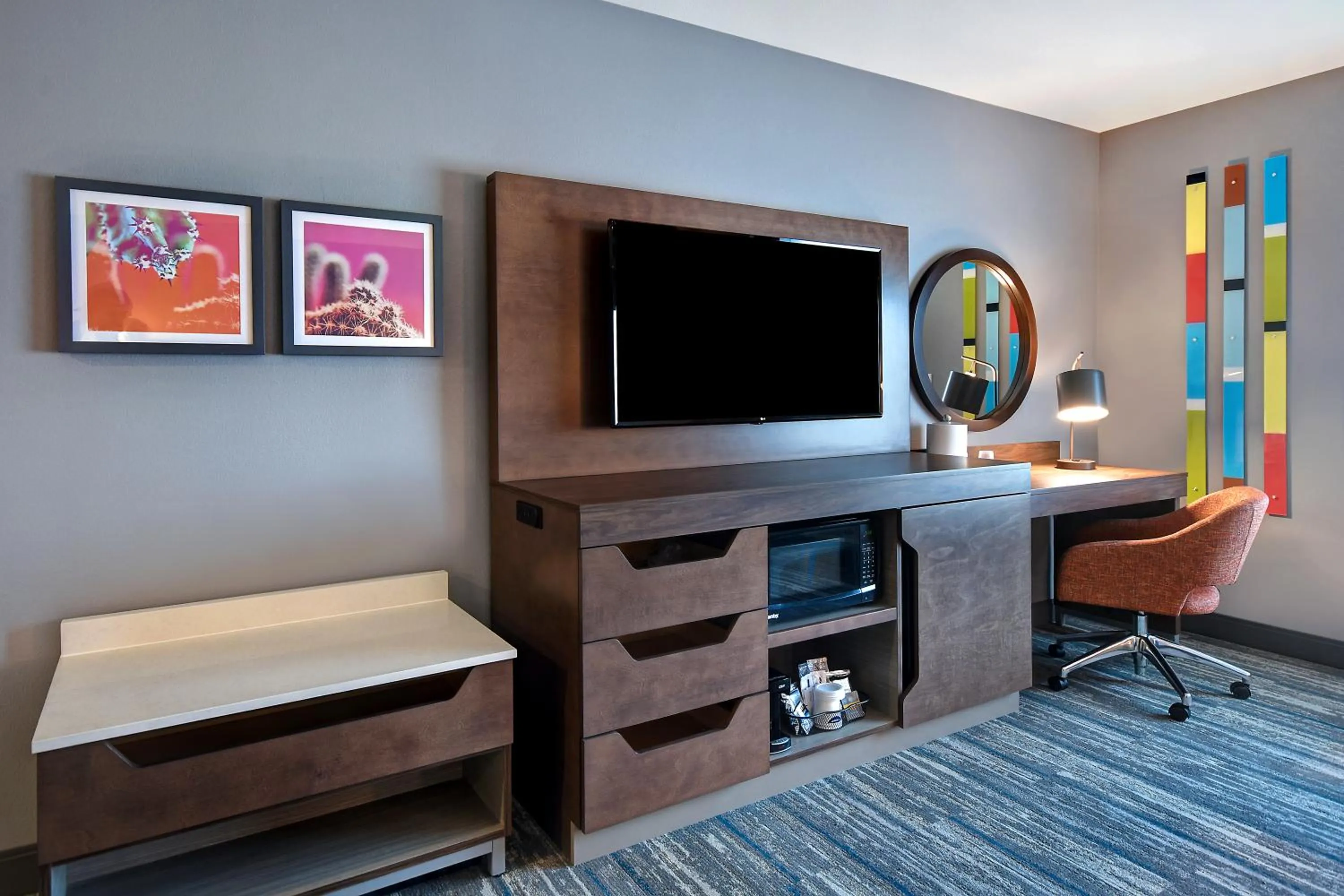 TV and multimedia, Bed in Hampton Inn & Suites Las Vegas Convention Center - No Resort Fee