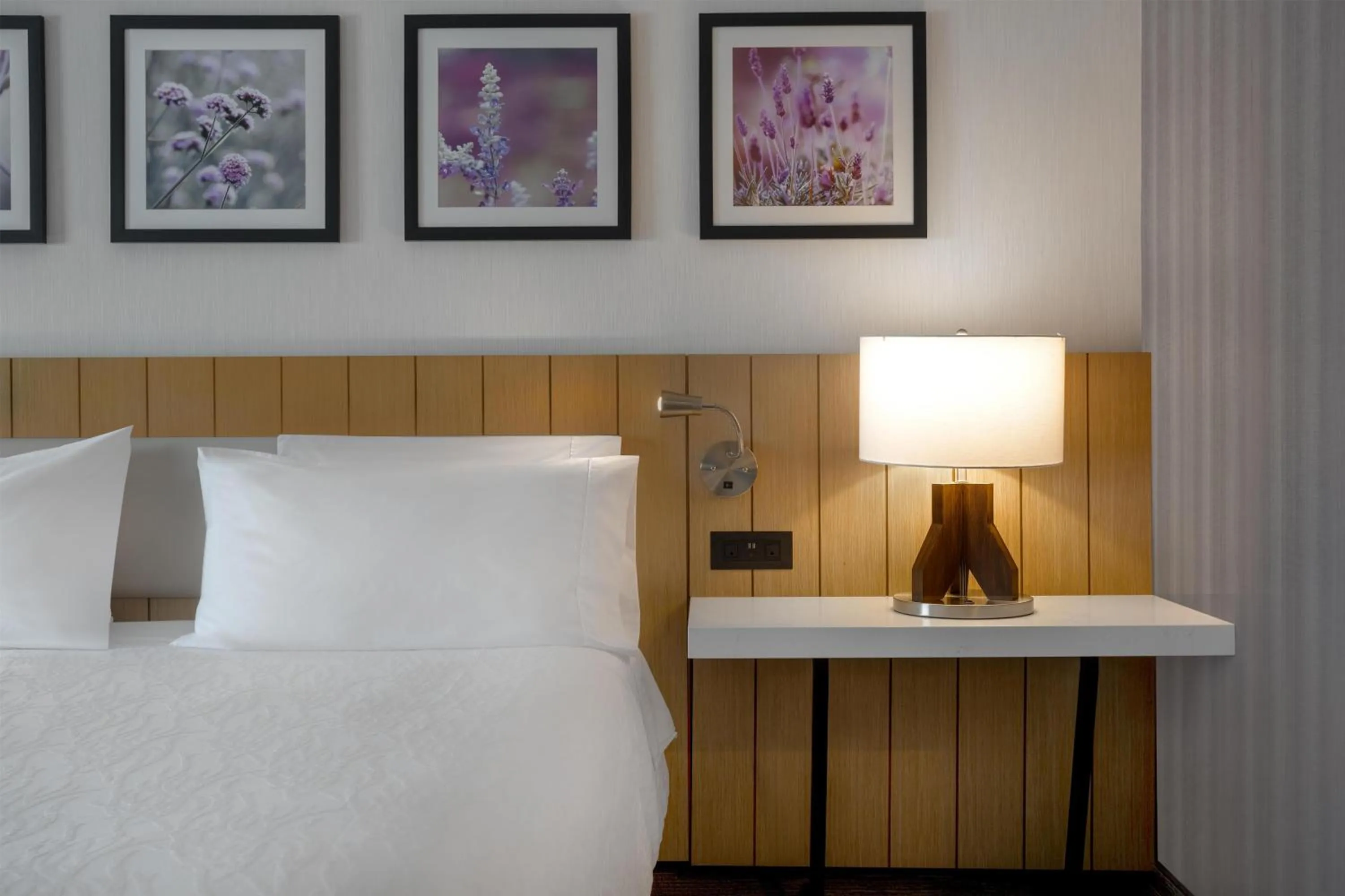 Bed in Hilton Garden Inn Sudbury, Ontario, Canada