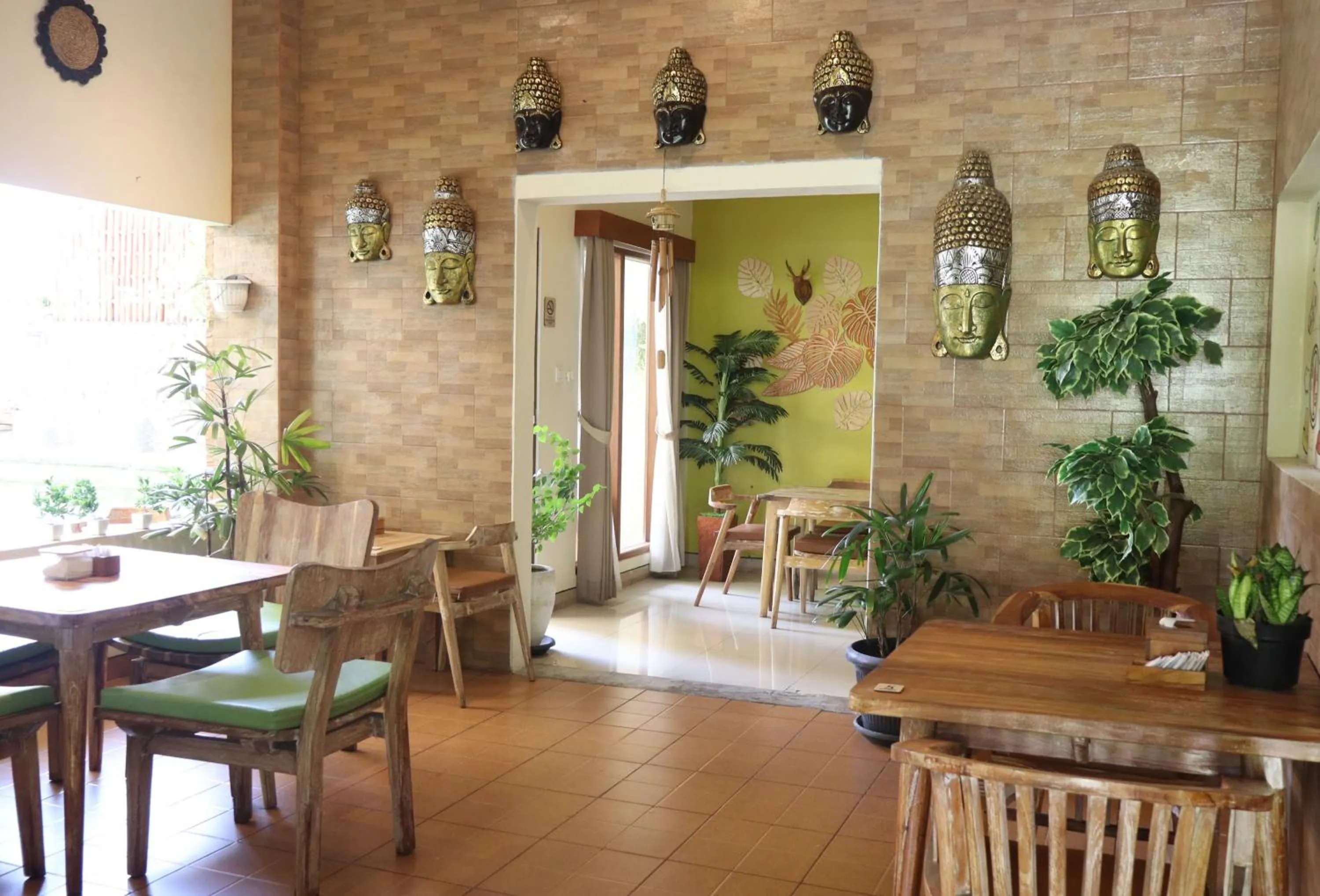 Restaurant/places to eat in Mejore Beach Hotel