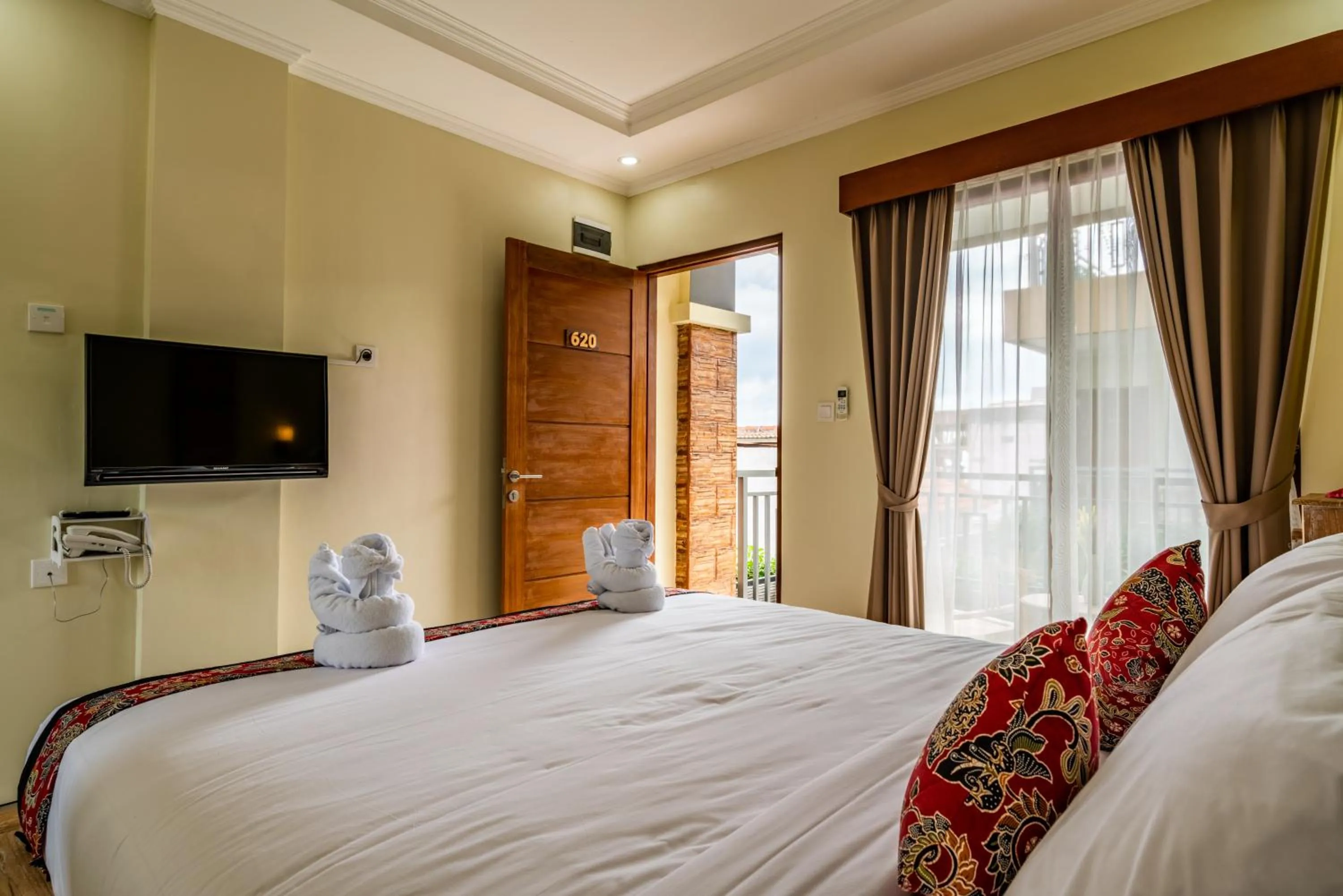 Bed in Mejore Beach Hotel