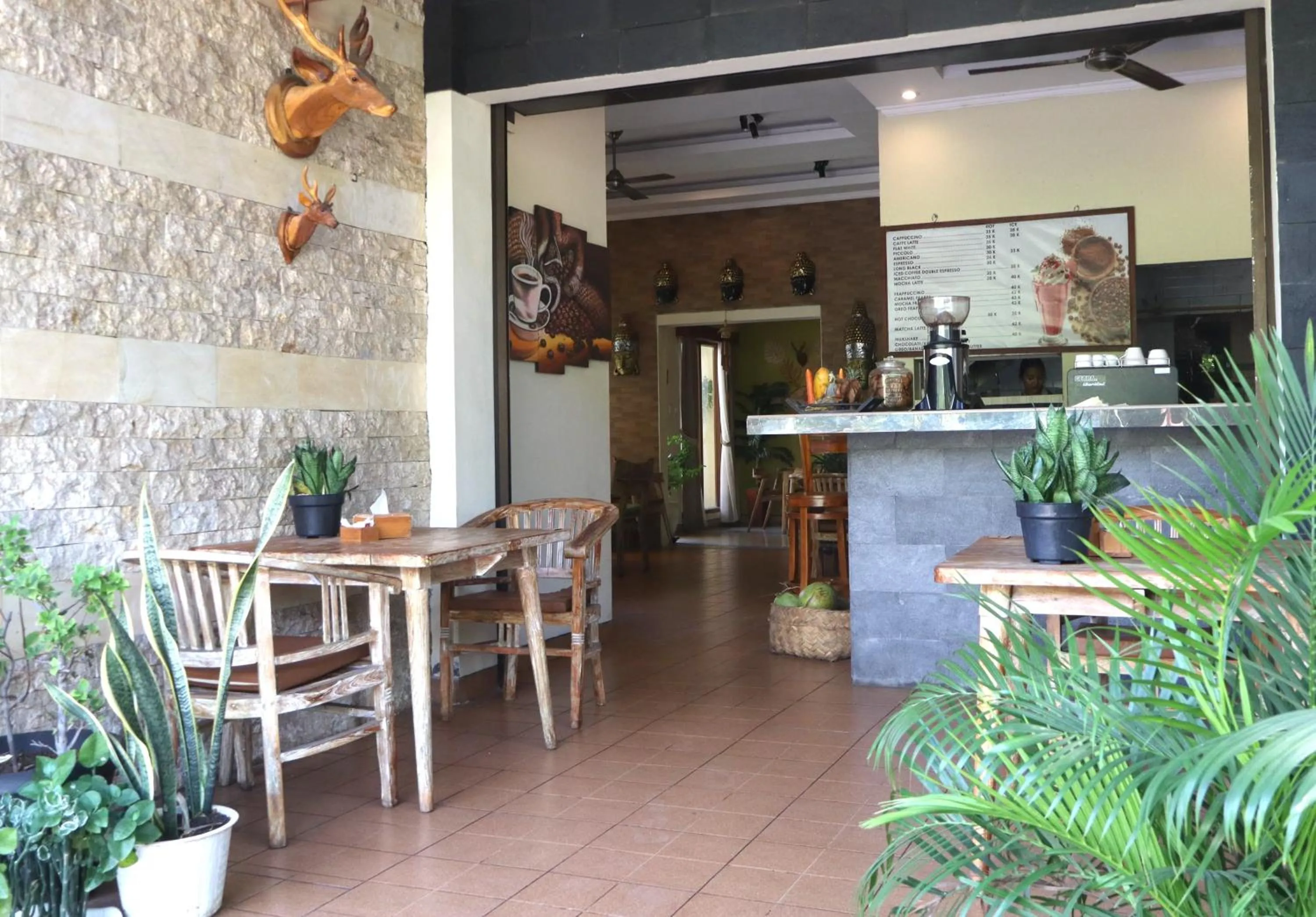 Restaurant/places to eat in Mejore Beach Hotel